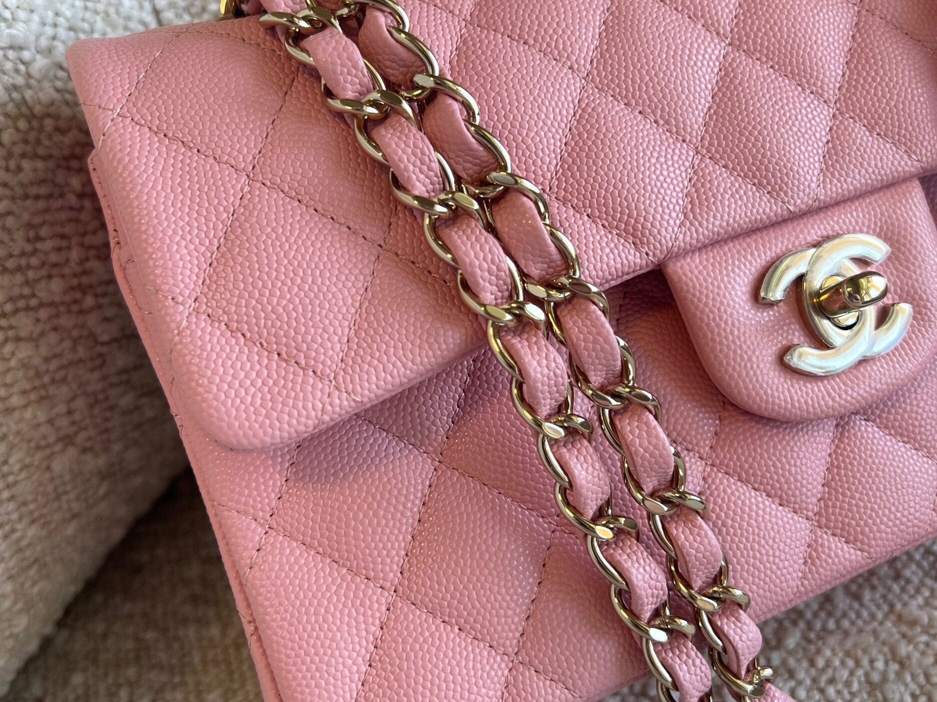 CHANEL Handbag 22C Sakura Pink Caviar Quilted Classic Flap Small LGHW - Redeluxe