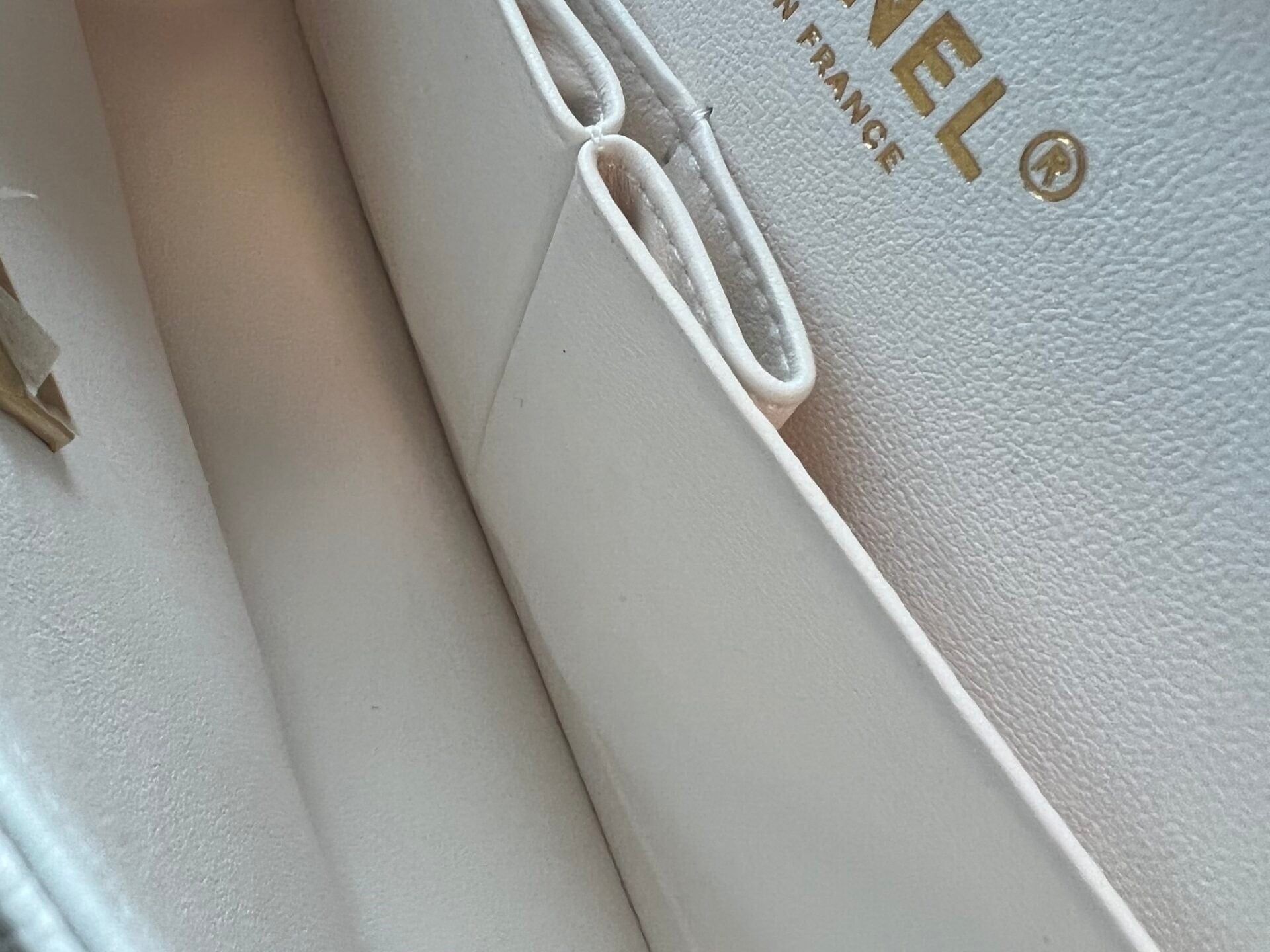 CHANEL Handbag Chanel 21A White Caviar Quilted Classic Flap Small LGHW - Redeluxe