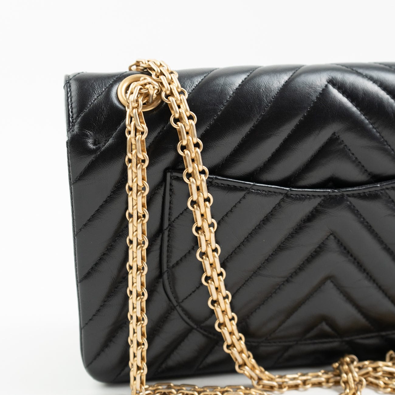 CHANEL Handbag Chanel 21K Reissue 2.55 Black Chevron Aged Calfskin Quilted 225 (Medium) AGHW - Redeluxe