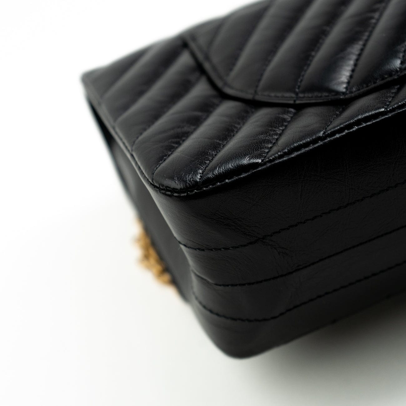 CHANEL Handbag Chanel 21K Reissue 2.55 Black Chevron Aged Calfskin Quilted 225 (Medium) AGHW - Redeluxe