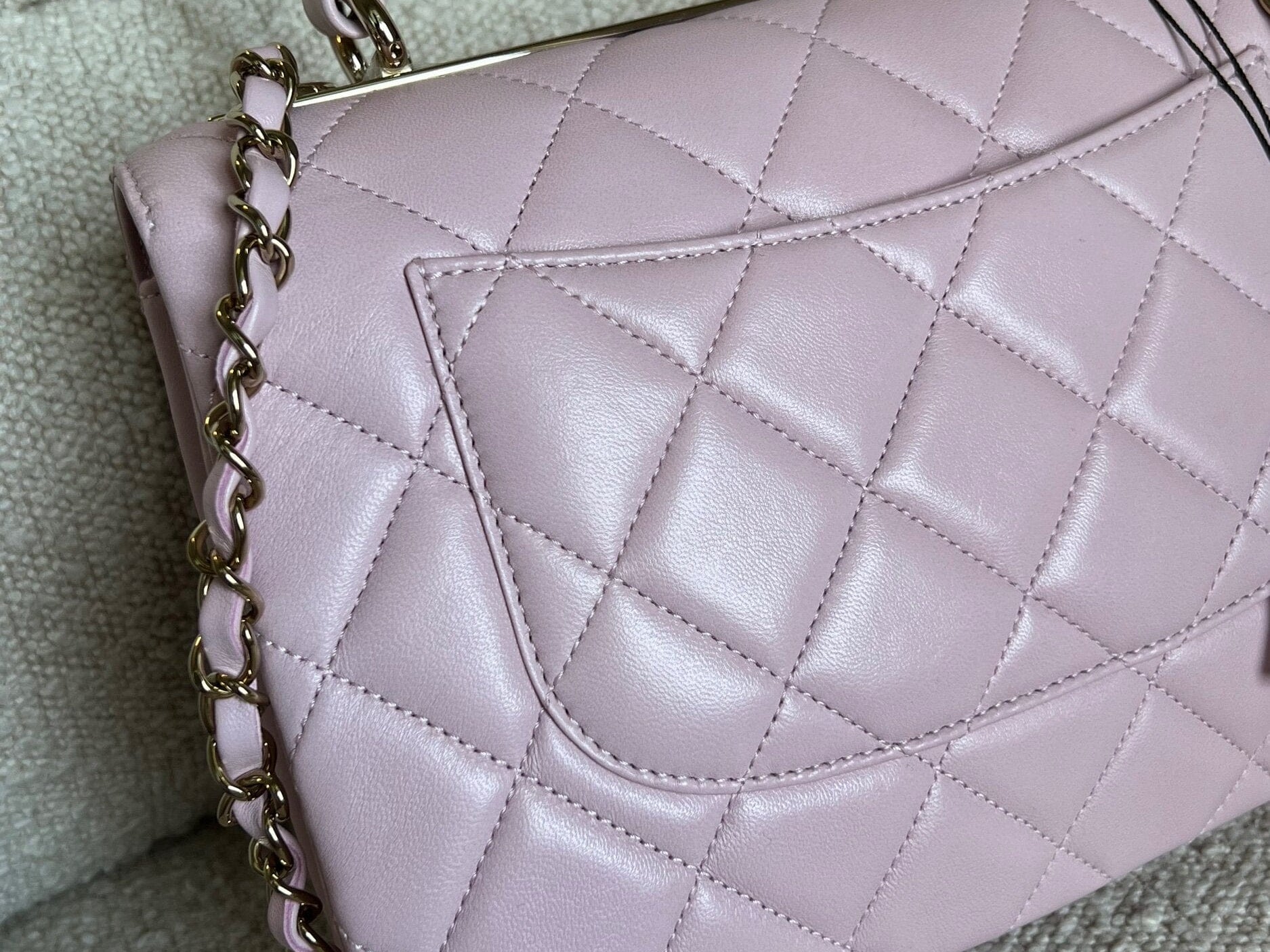 CHANEL Handbag Chanel 21S Small Light Pink Lambskin Quilted Trendy CC LGHW - Redeluxe