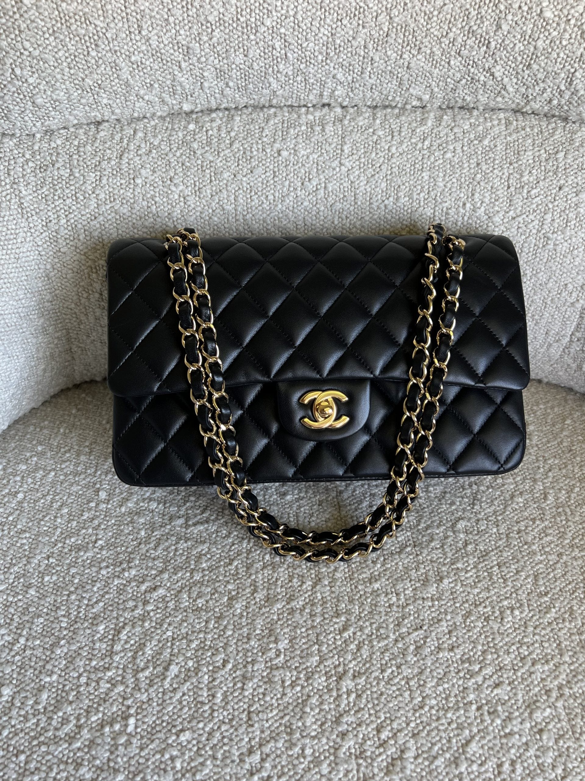 Chanel Black Lambskin Quilted Classic Flap Medium GHW – REDELUXE