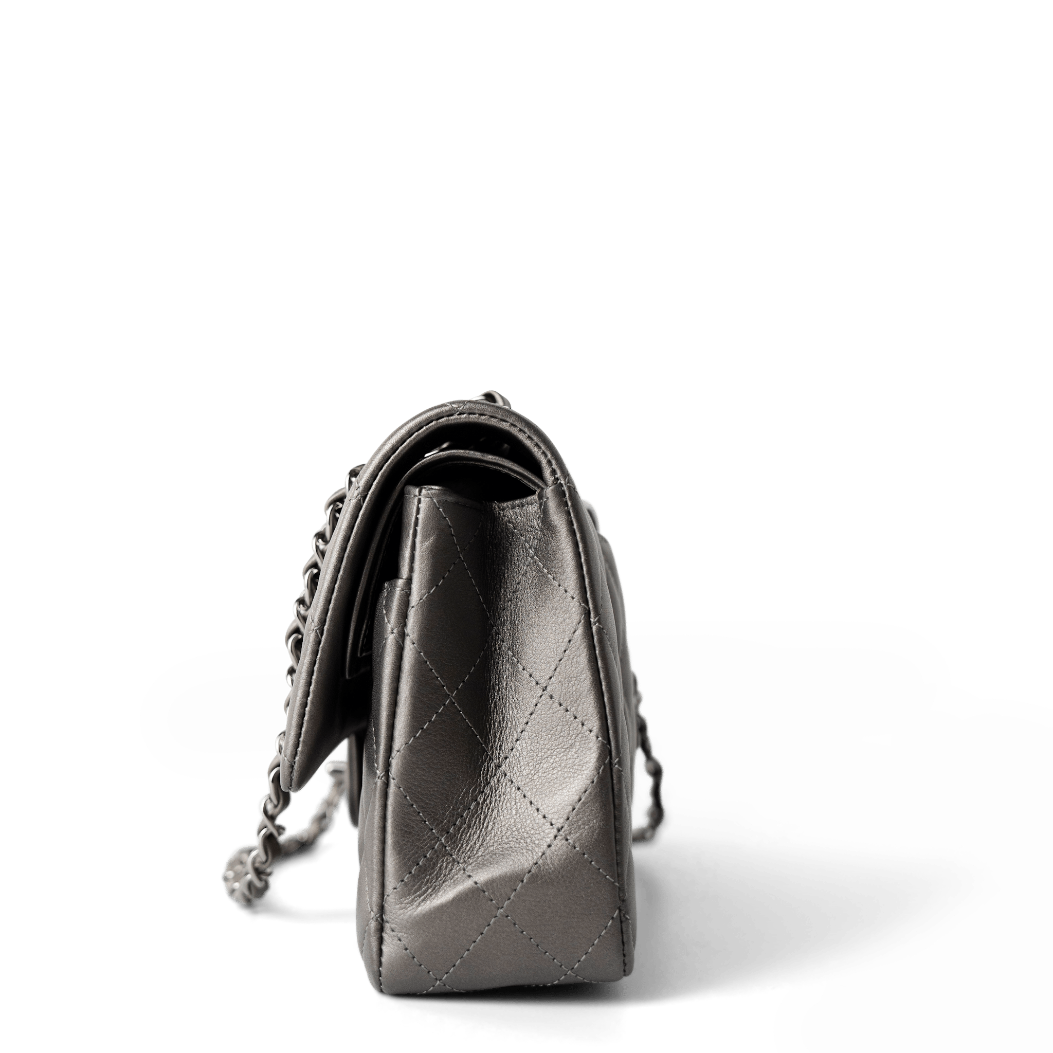 CHANEL Handbag Classic flap / Grey 21B Metallic Ruthenium Lambskin Quilted Classic Flap Medium Ruthenium Hardware - Redeluxe