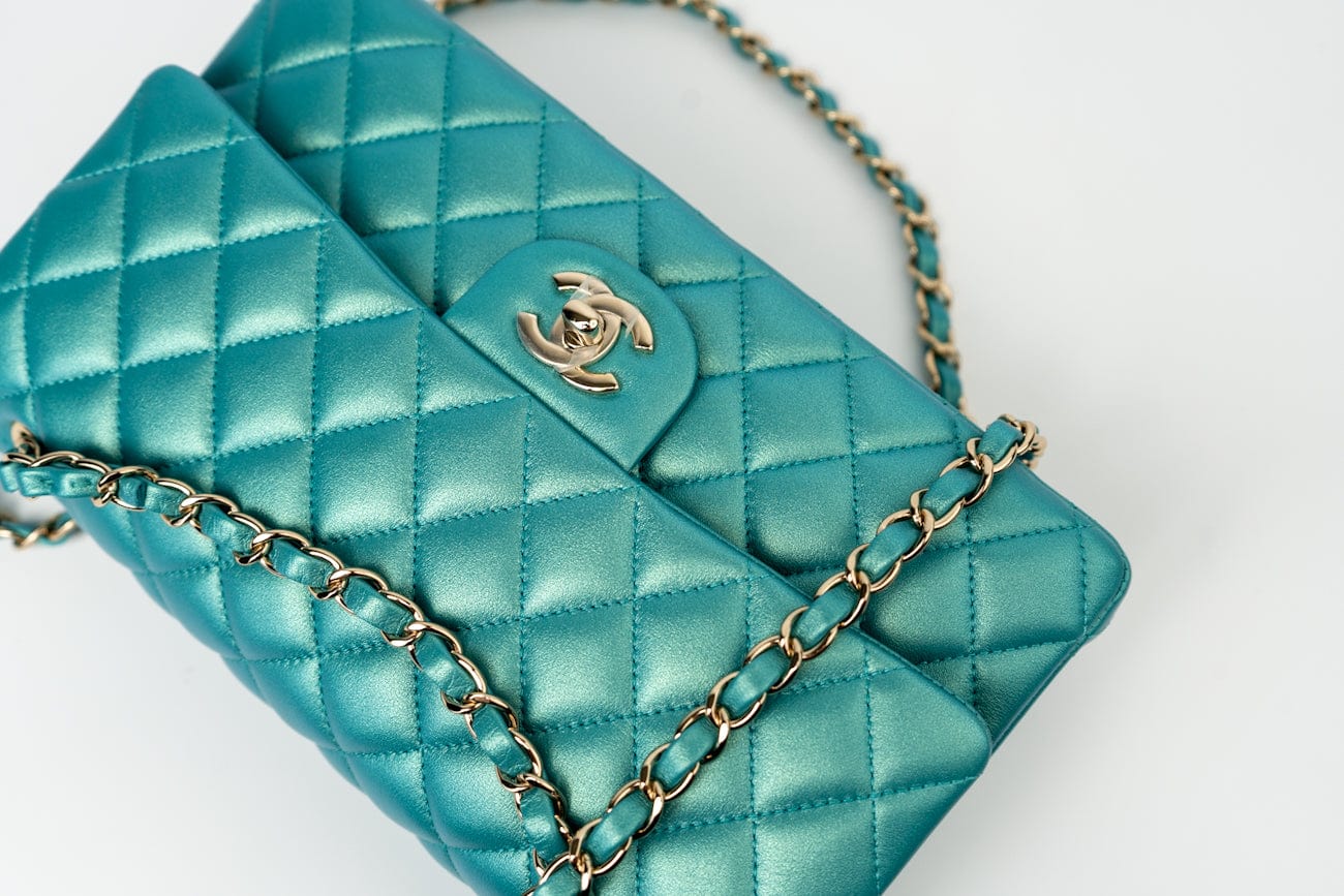 CHANEL Handbag Green 21S Iridescent Green Lambskin Quilted Classic Flap Medium LGHW - Redeluxe