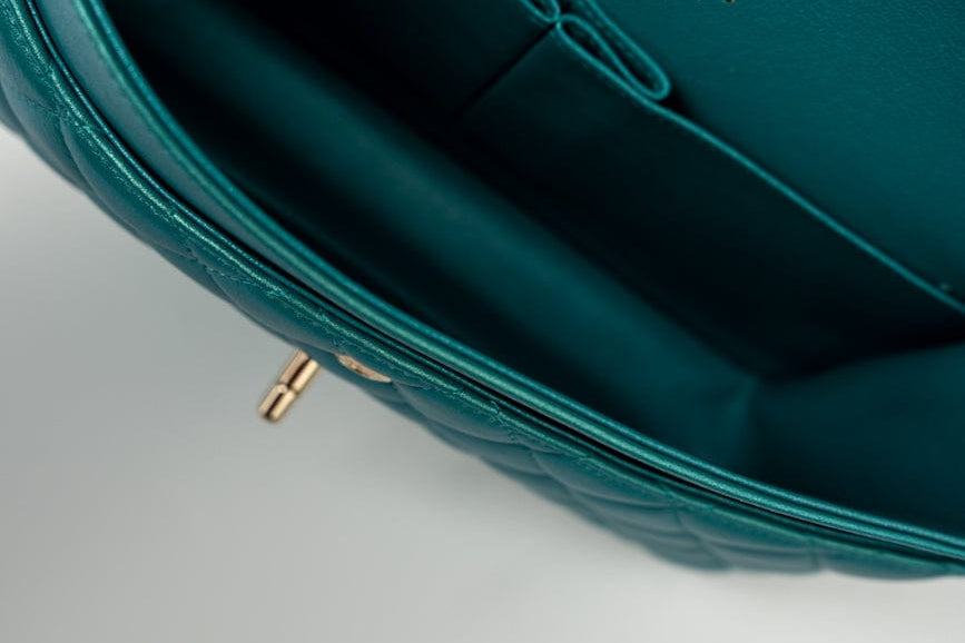 CHANEL Handbag Green 21S Iridescent Green Lambskin Quilted Classic Flap Medium LGHW - Redeluxe