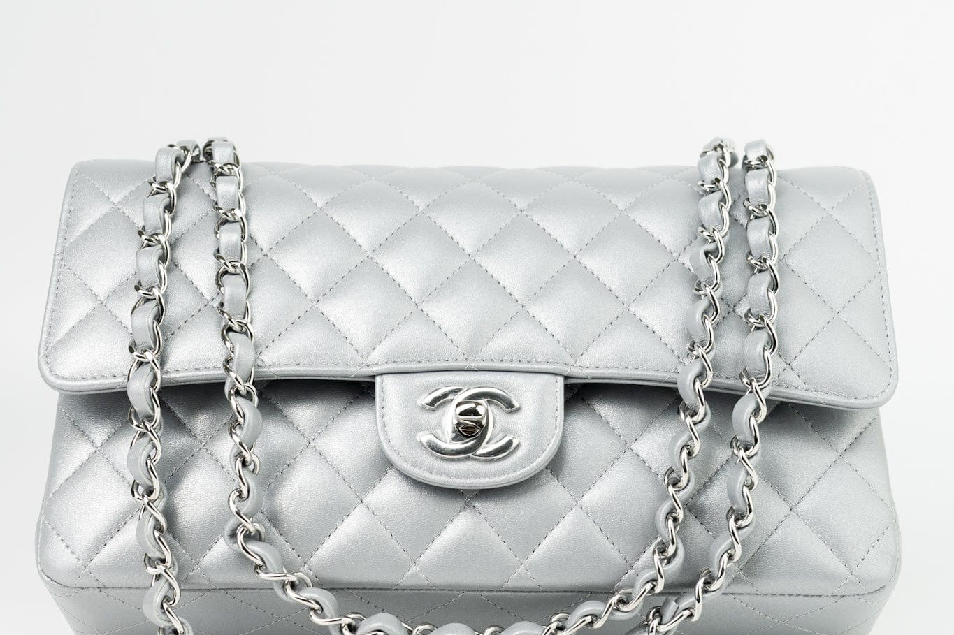 CHANEL Handbag Grey 23P Metallic Silver Lambskin Quilted Classic Flap Medium SHW Edge Stitching - Redeluxe