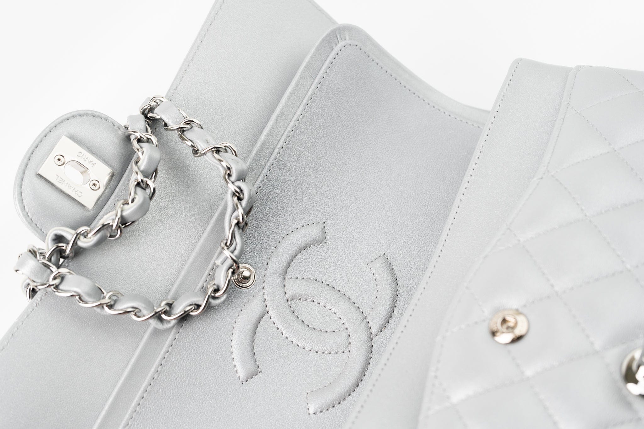 CHANEL Handbag Grey 23P Metallic Silver Lambskin Quilted Classic Flap Medium SHW Edge Stitching - Redeluxe