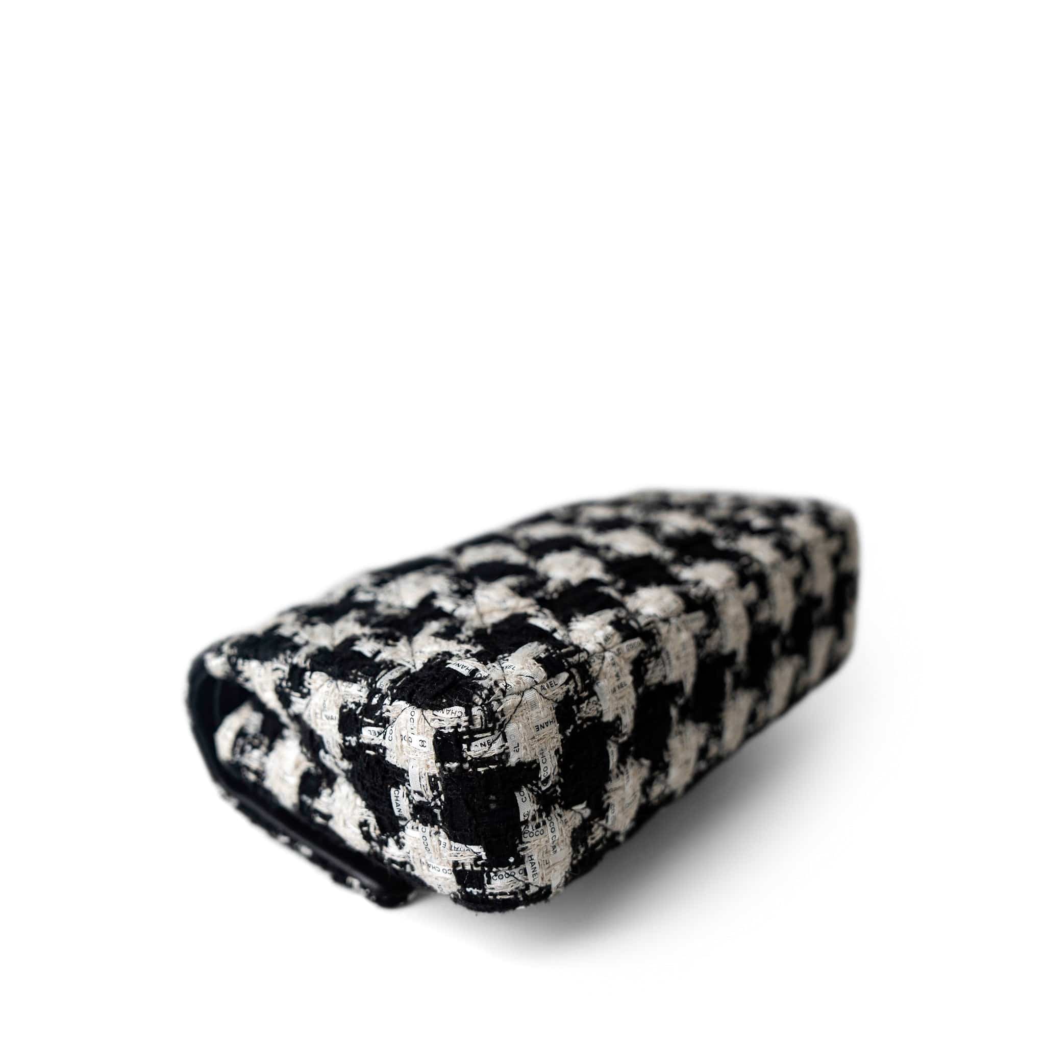 CHANEL Handbag Multicolor 20s Black White Houndstooth Tweed Quilted Classic Flap Medium Light Gold Hardware - Redeluxe