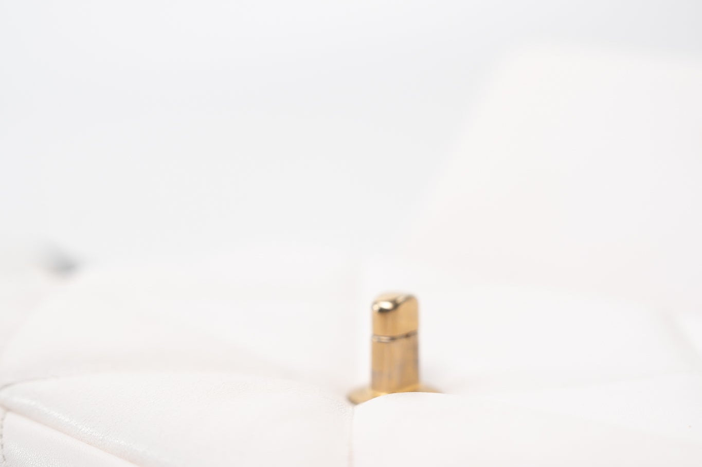 CHANEL Handbag White 21p White 19 Lambskin Quilted 19 Flap Small - Redeluxe