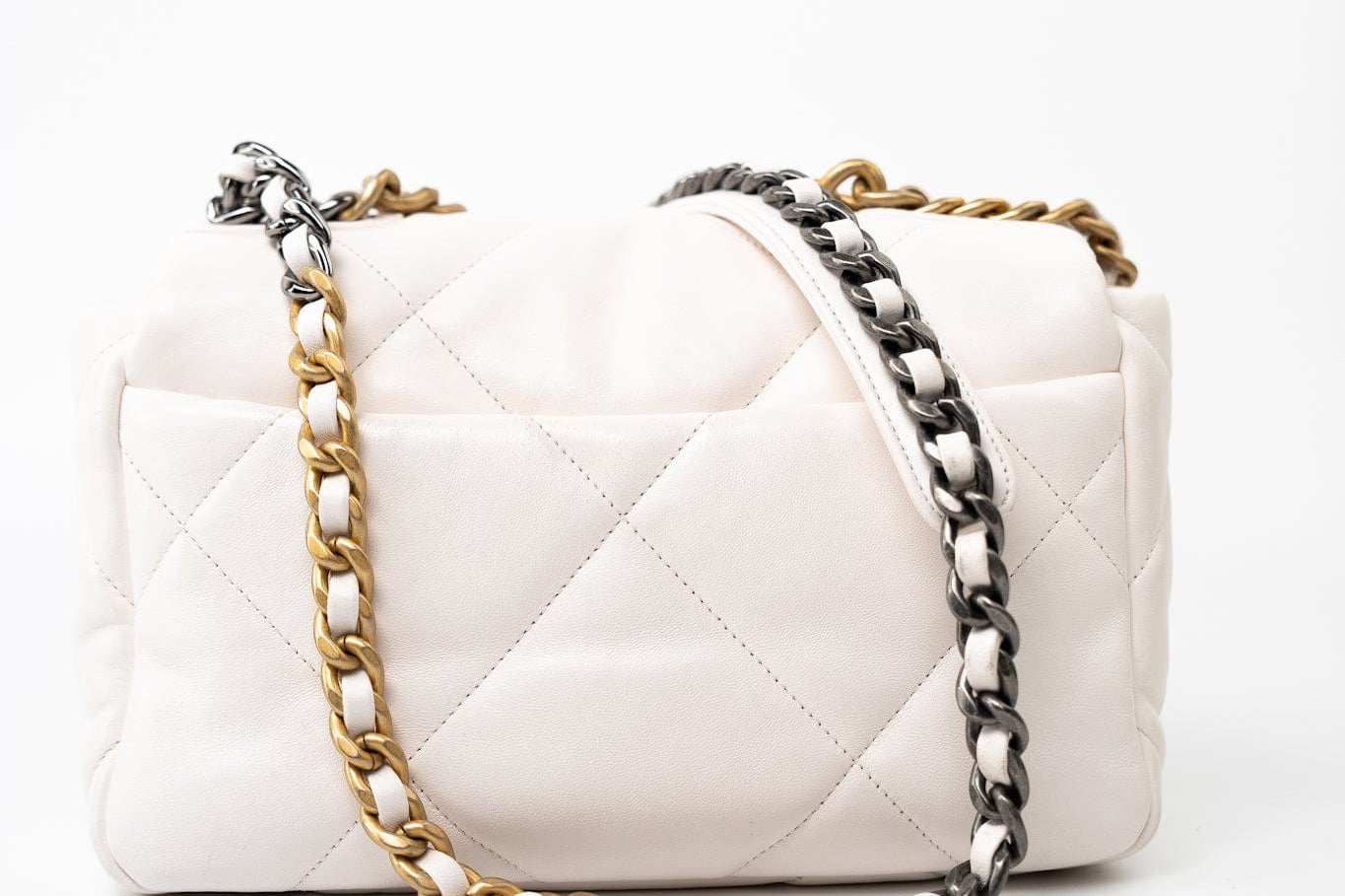 CHANEL Handbag White 21p White 19 Lambskin Quilted 19 Flap Small - Redeluxe