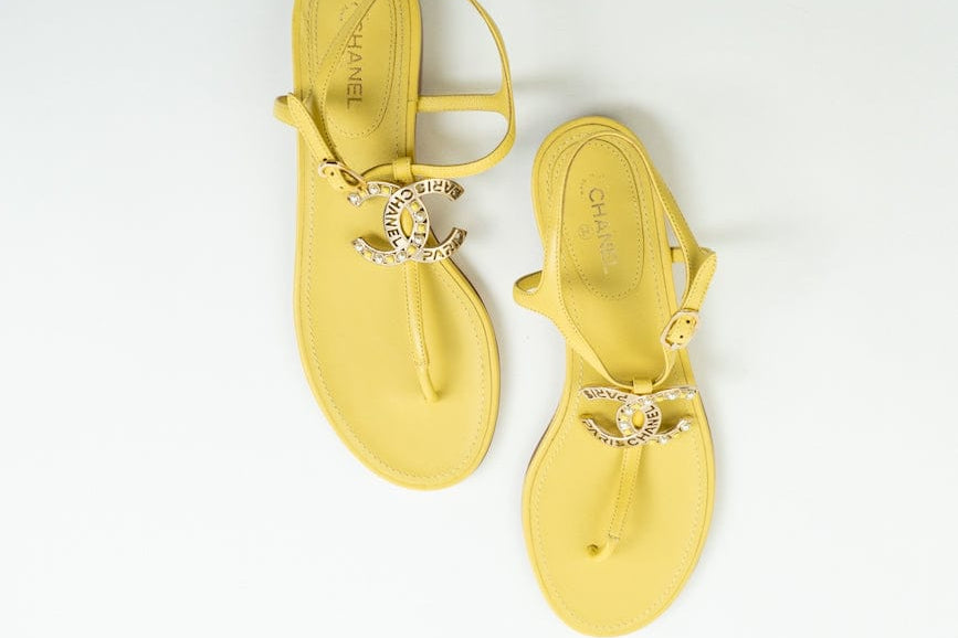 CHANEL Handbag Yellow 20S CC Yellow Sandals Size 39 - Redeluxe