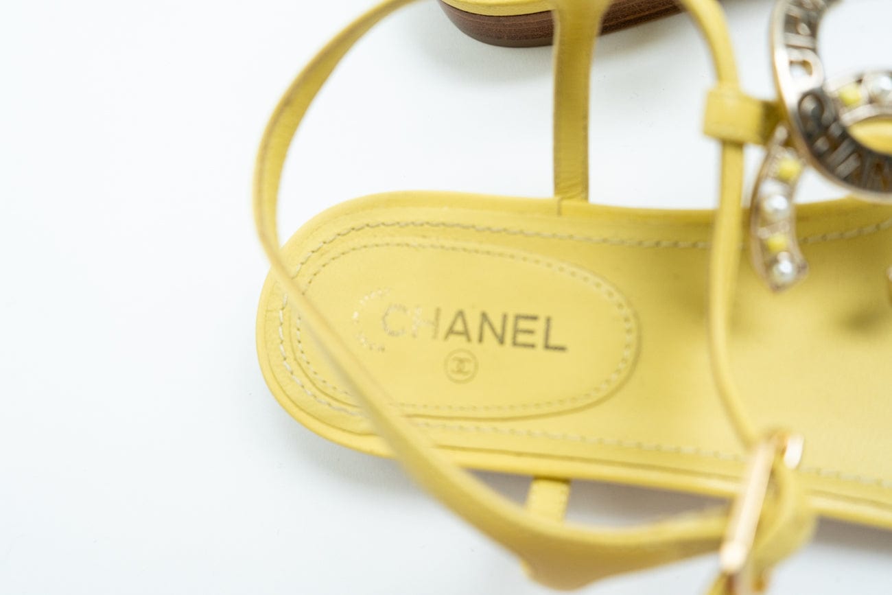 CHANEL Handbag Yellow 20S CC Yellow Sandals Size 39 - Redeluxe