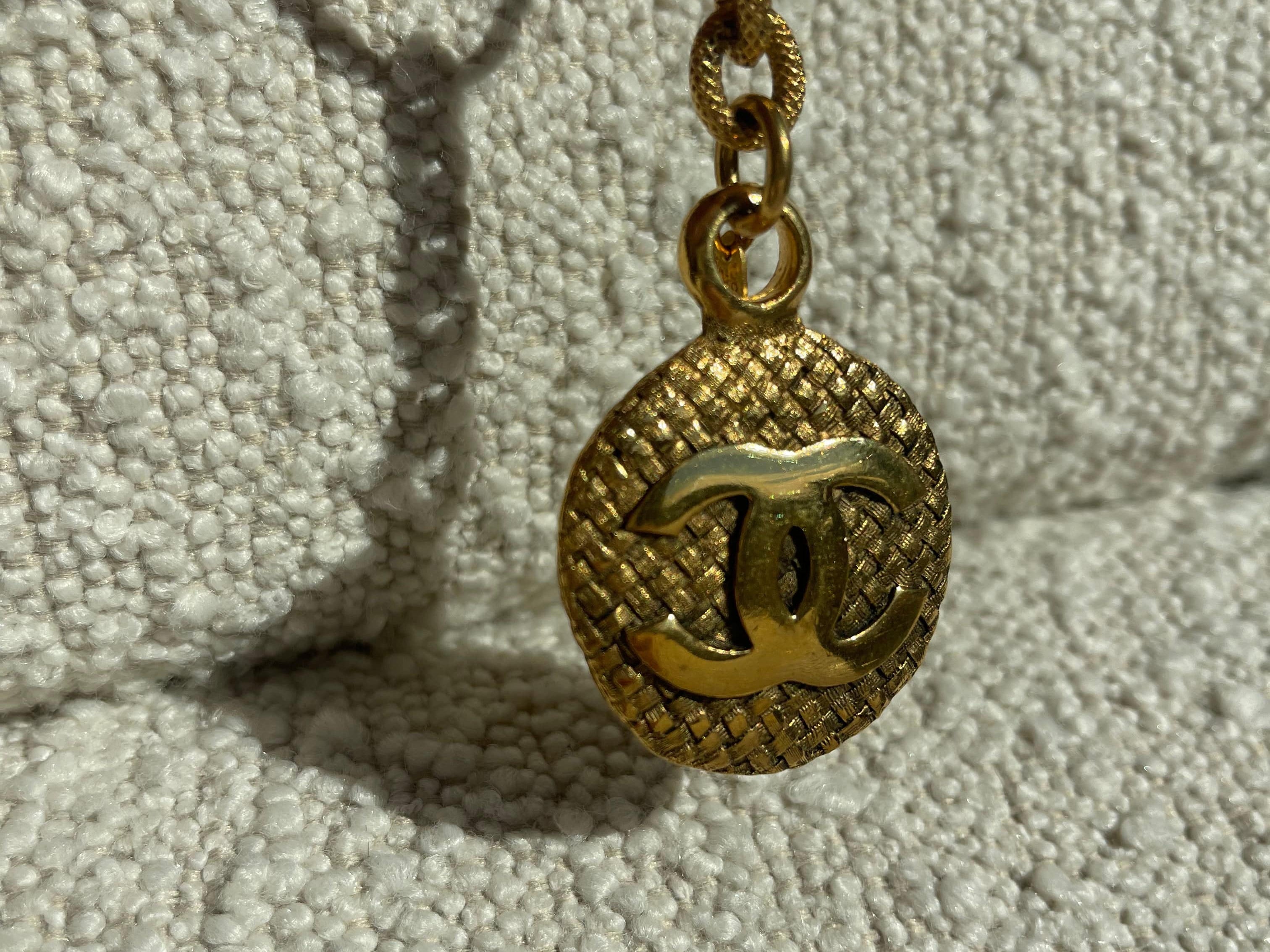 CHANEL Key Holder Gold Chanel Vintage Gold-tone Metal Round Coco Mark Charm Keyholder - Redeluxe