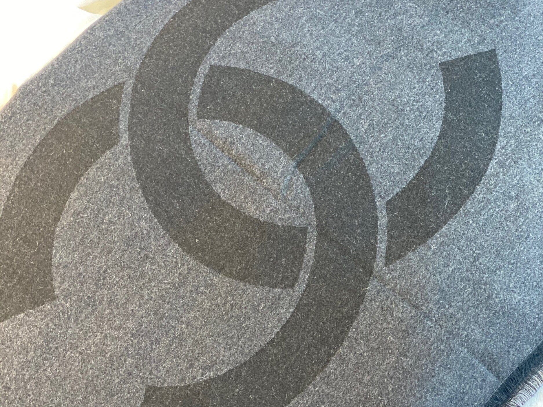 CHANEL Scarf Grey Chanel Cashmere Scarf - Grey - Redeluxe