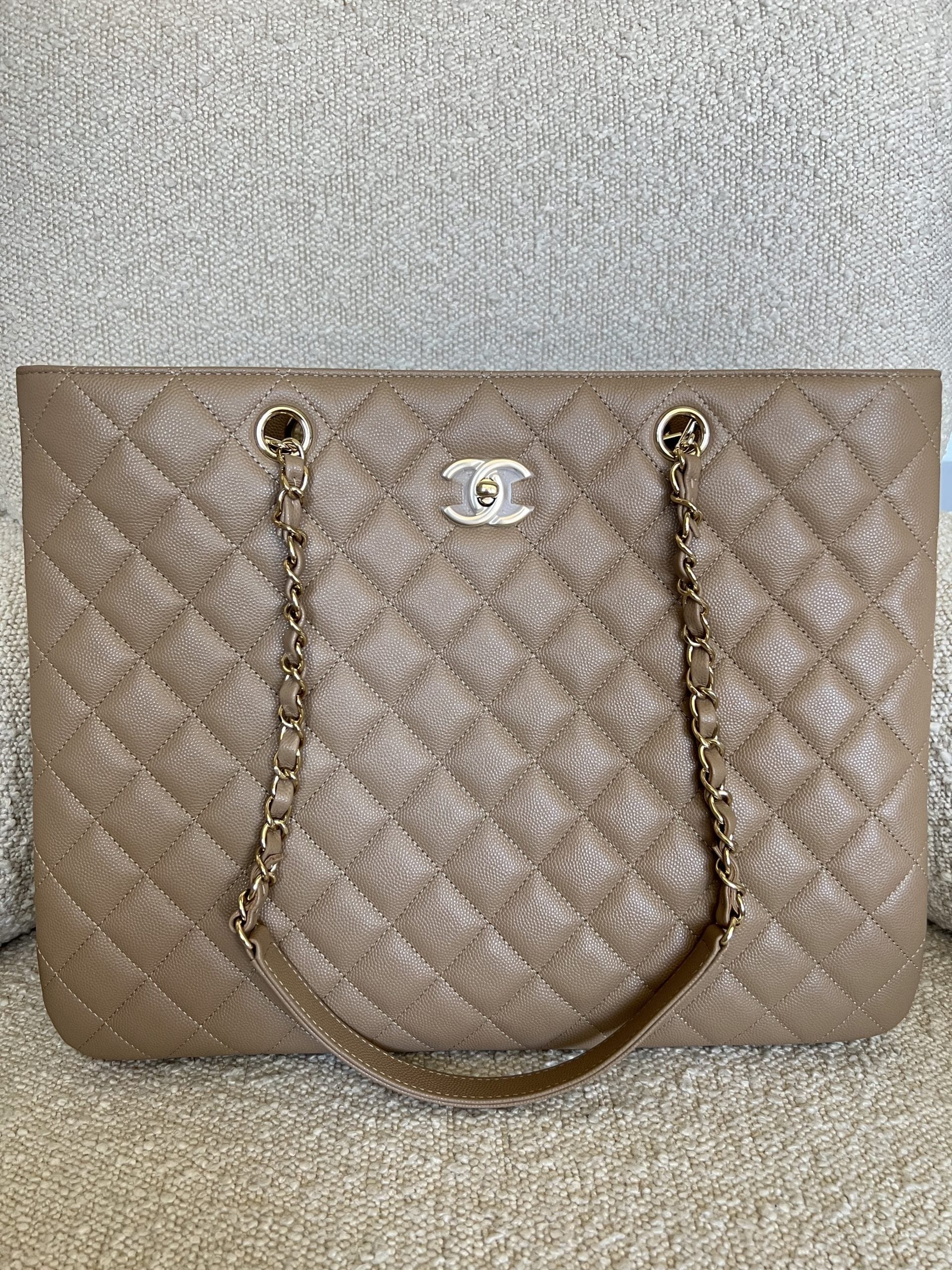 22A Dark Beige Caviar Quilted Shopping tote Large LGHW – REDELUXE