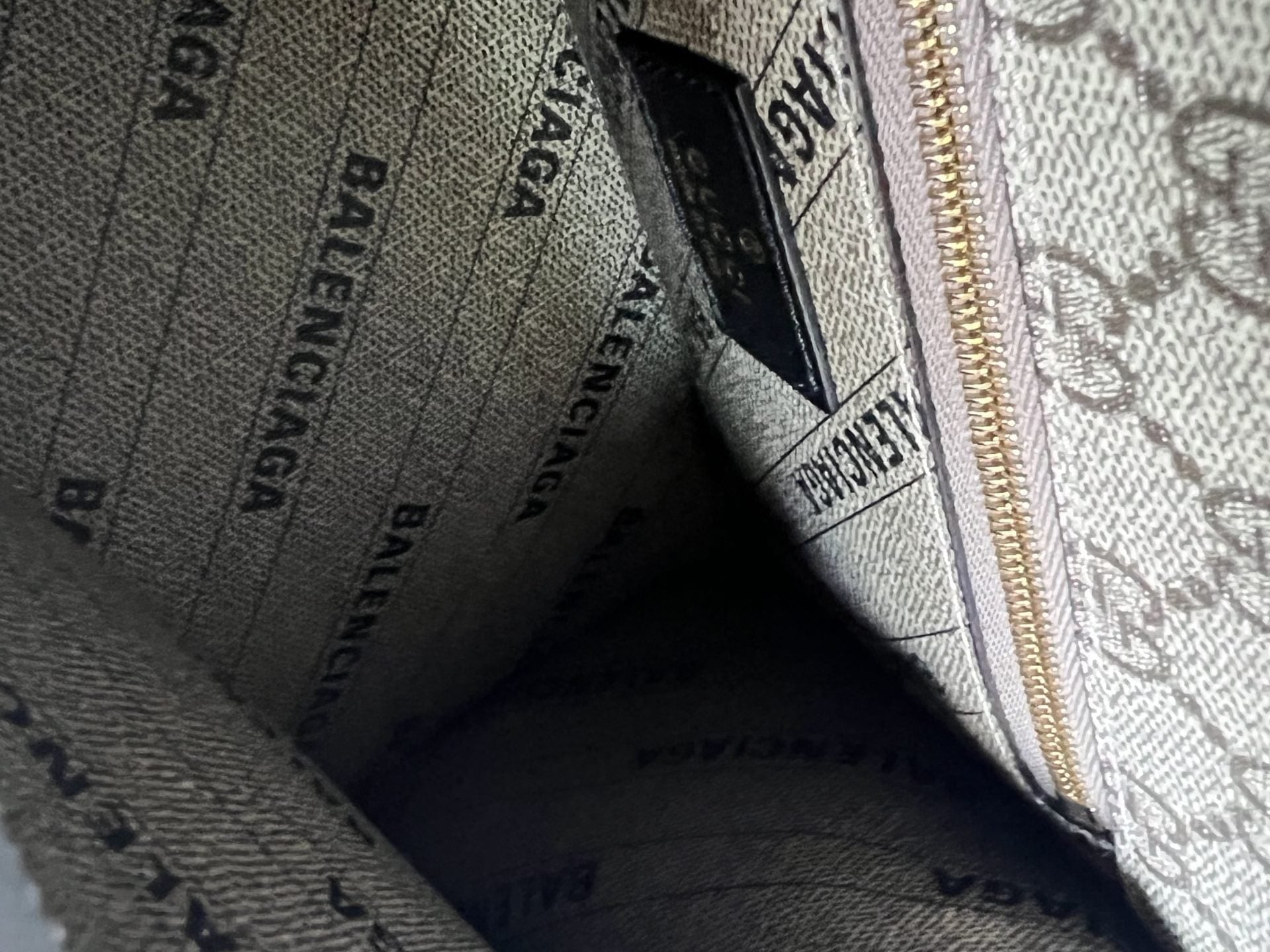 Gucci Handbag Gucci x Balenciaga The Hacker Project Small Hourglass Top Handle Bag Beige /Ebony - Redeluxe