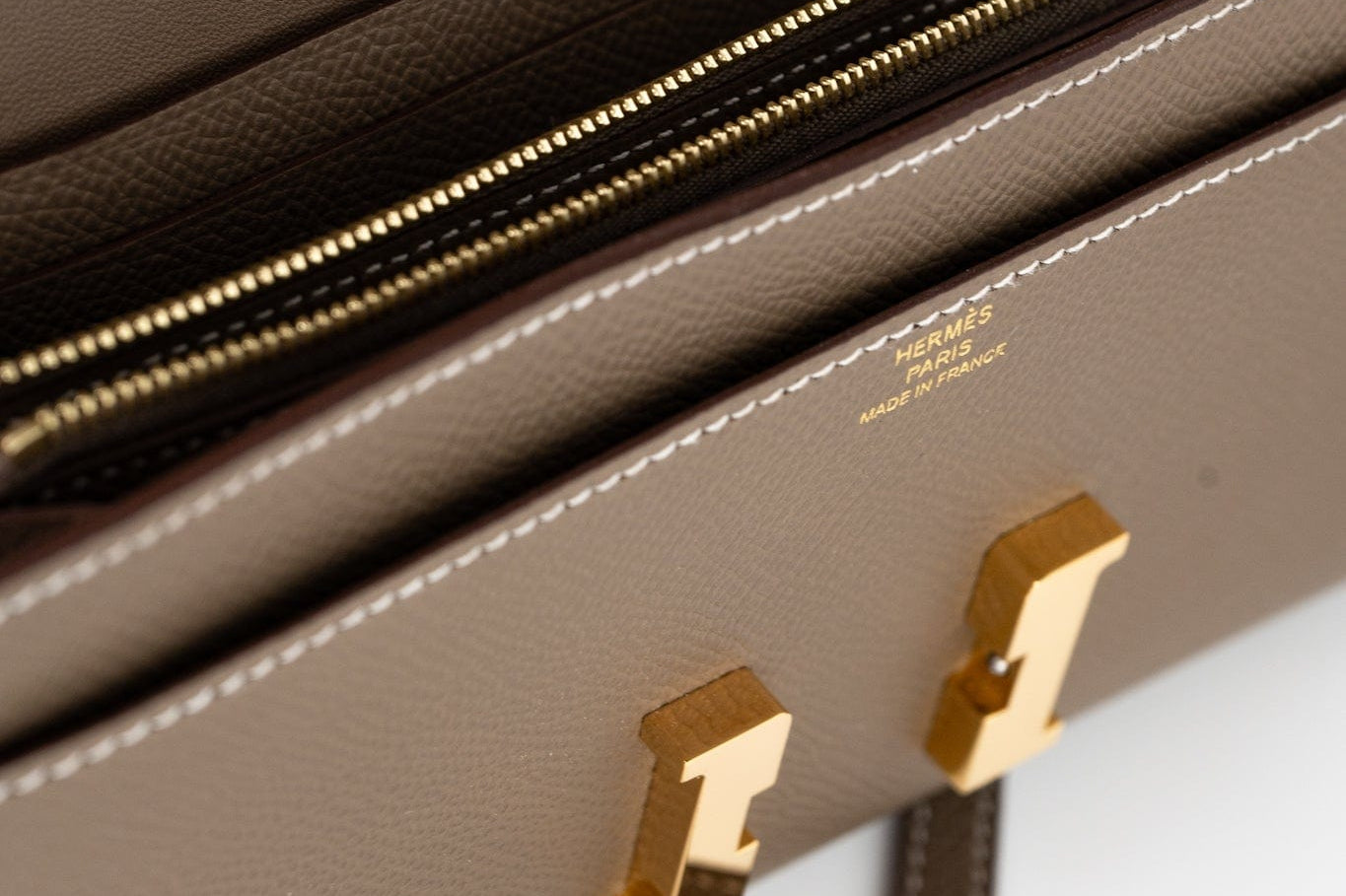 Hermes Clutch Hermès Etoupe Epsom Constance To Go Wallet 18cm Gold Hardware - Redeluxe