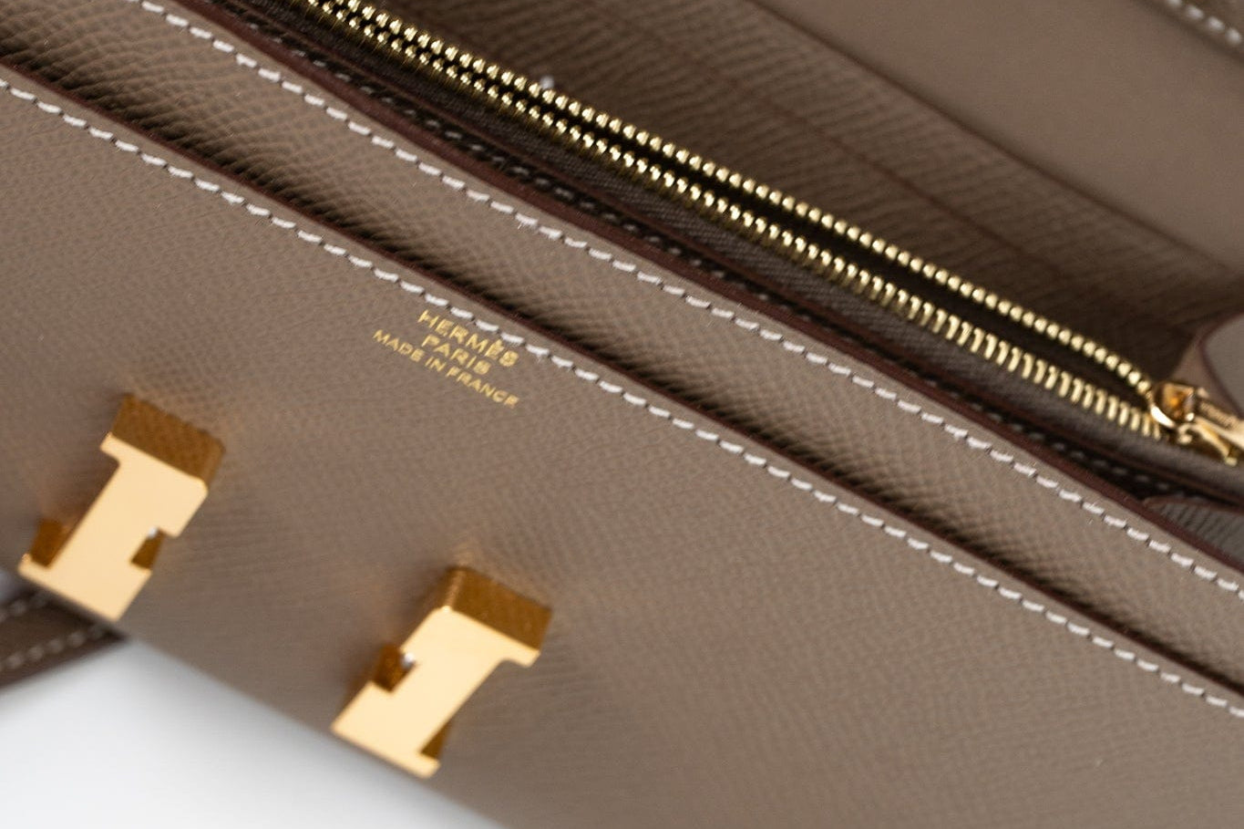 Hermes Clutch Hermès Etoupe Epsom Constance To Go Wallet 18cm Gold Hardware - Redeluxe