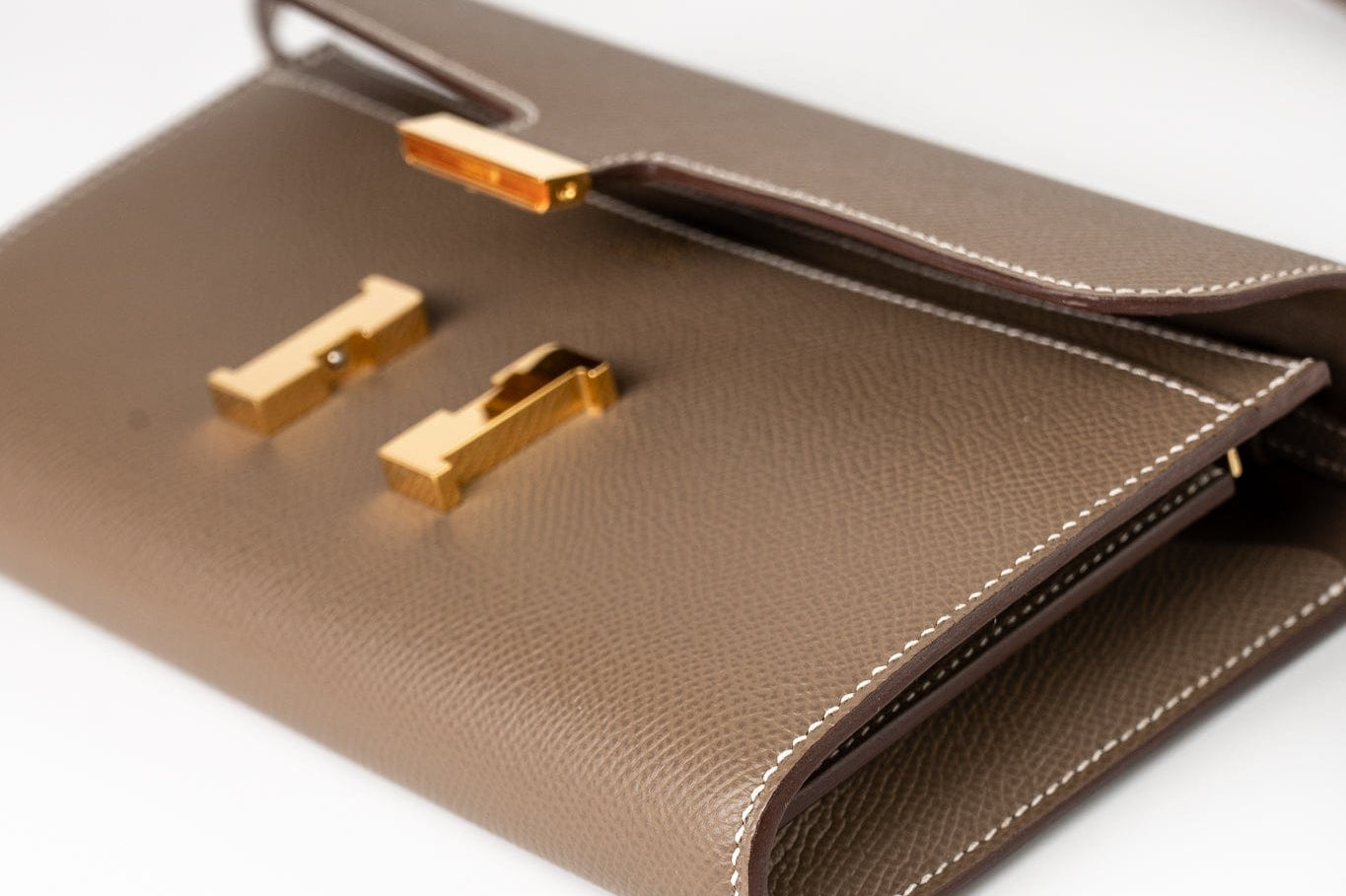 Hermes Clutch Hermès Etoupe Epsom Constance To Go Wallet 18cm Gold Hardware - Redeluxe