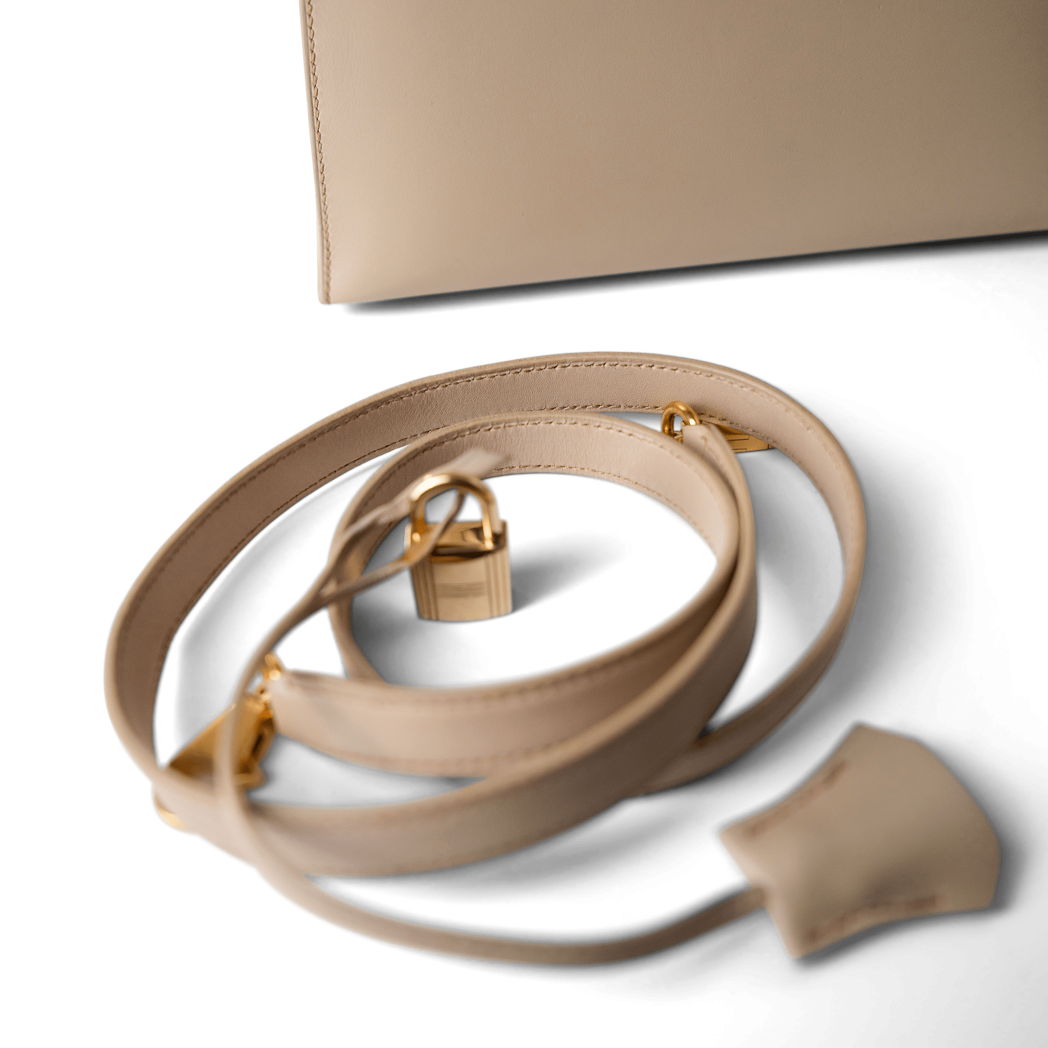 Hermes Handbag Kelly / Beige Kelly 25 Beige Box Calfskin Leather Gold Plated Hardware E Square Stamp - Redeluxe