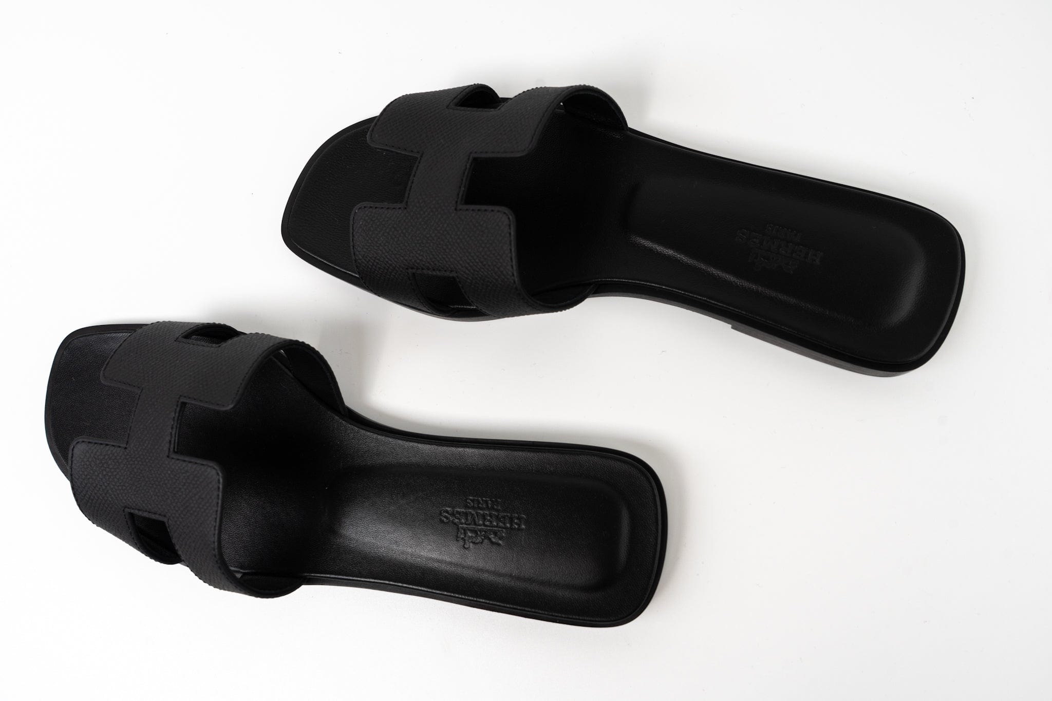 Hermes Sandals Hermès Veau Epson Oran Sandals Black/ Noir 38 - Redeluxe