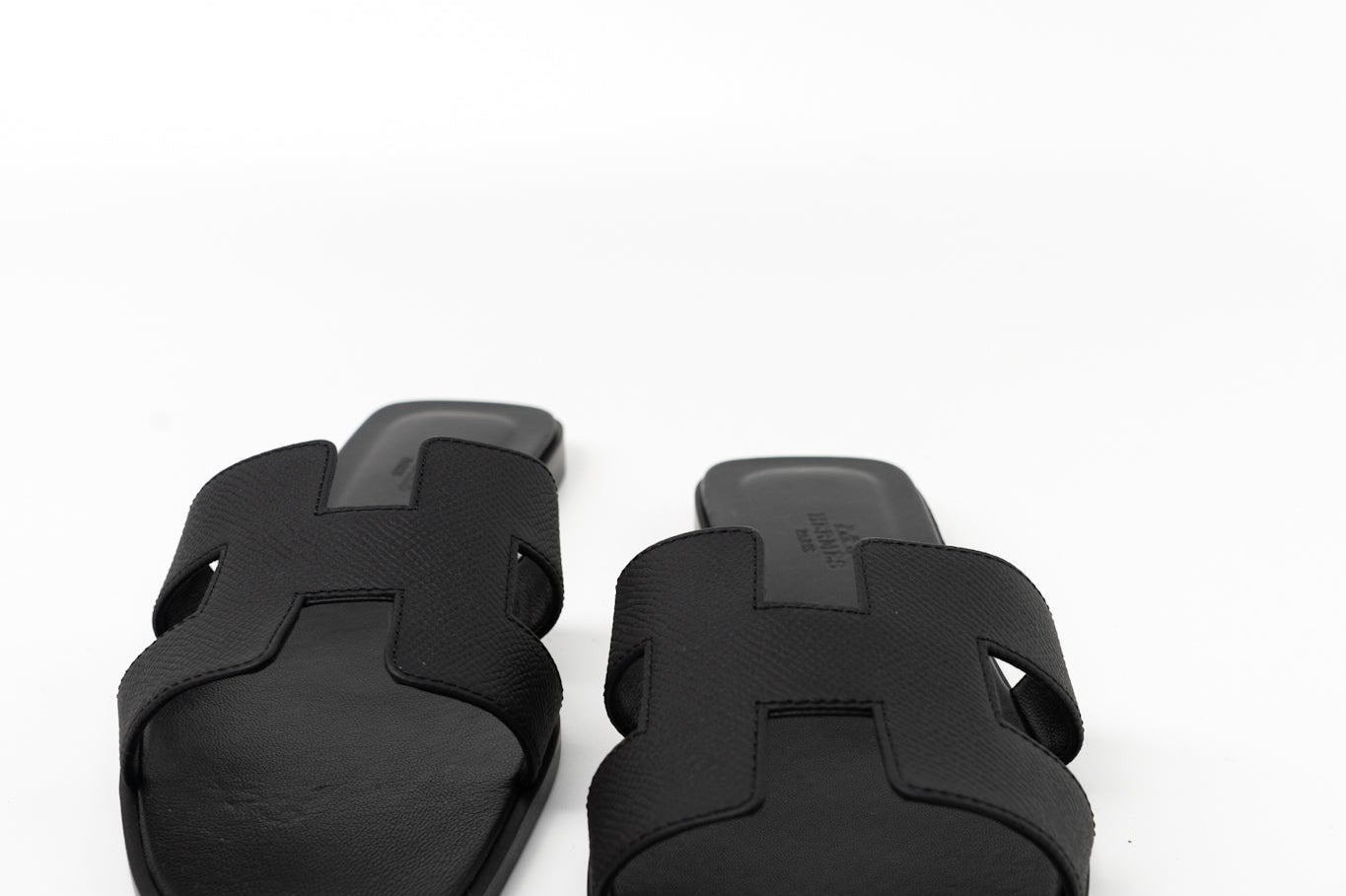 Hermes Sandals Hermès Veau Epson Oran Sandals Black/ Noir 38 - Redeluxe
