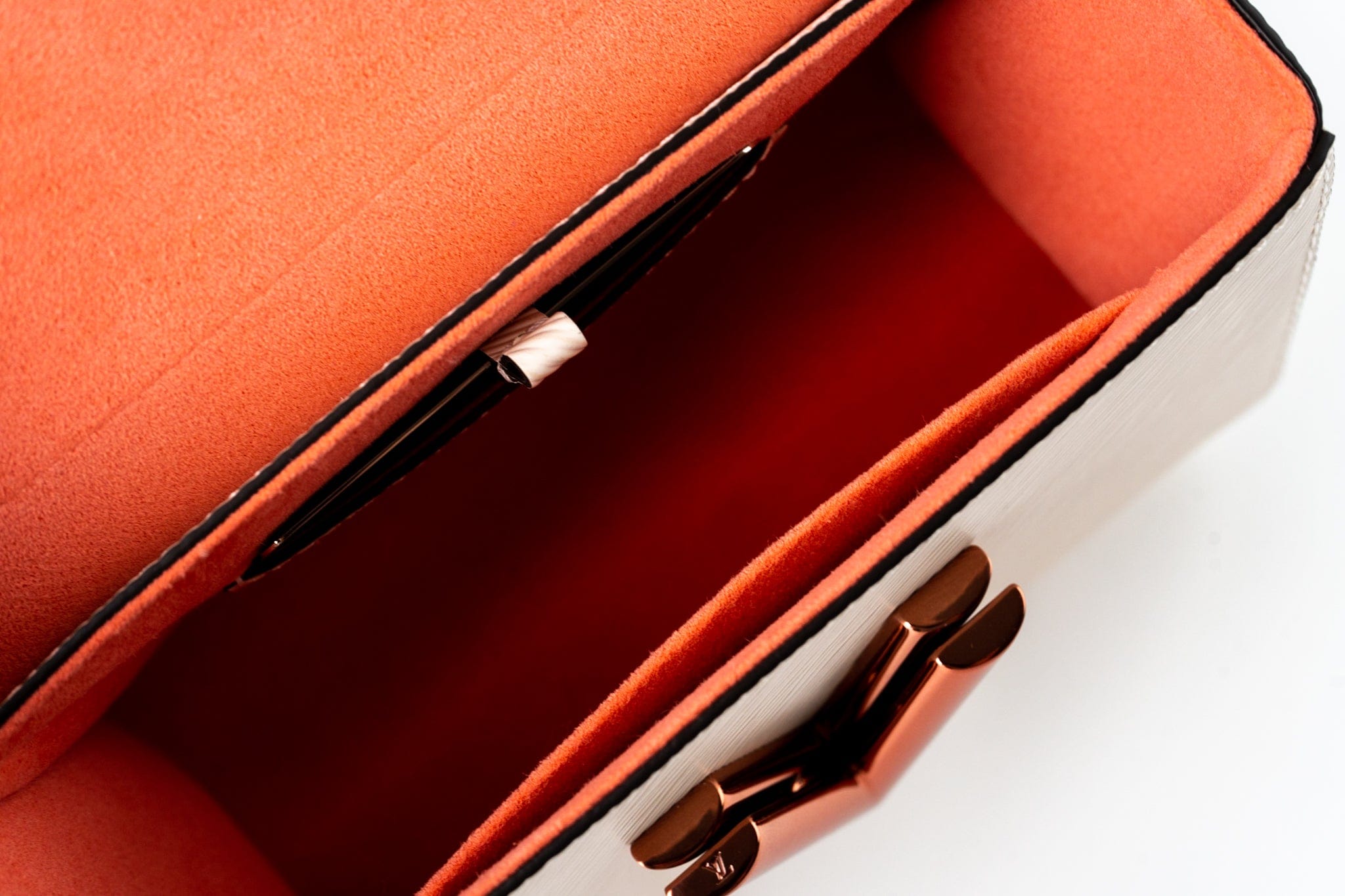 Louis Vuitton Handbag Cream Louis Vuitton Twist PM Epi Leather - Redeluxe