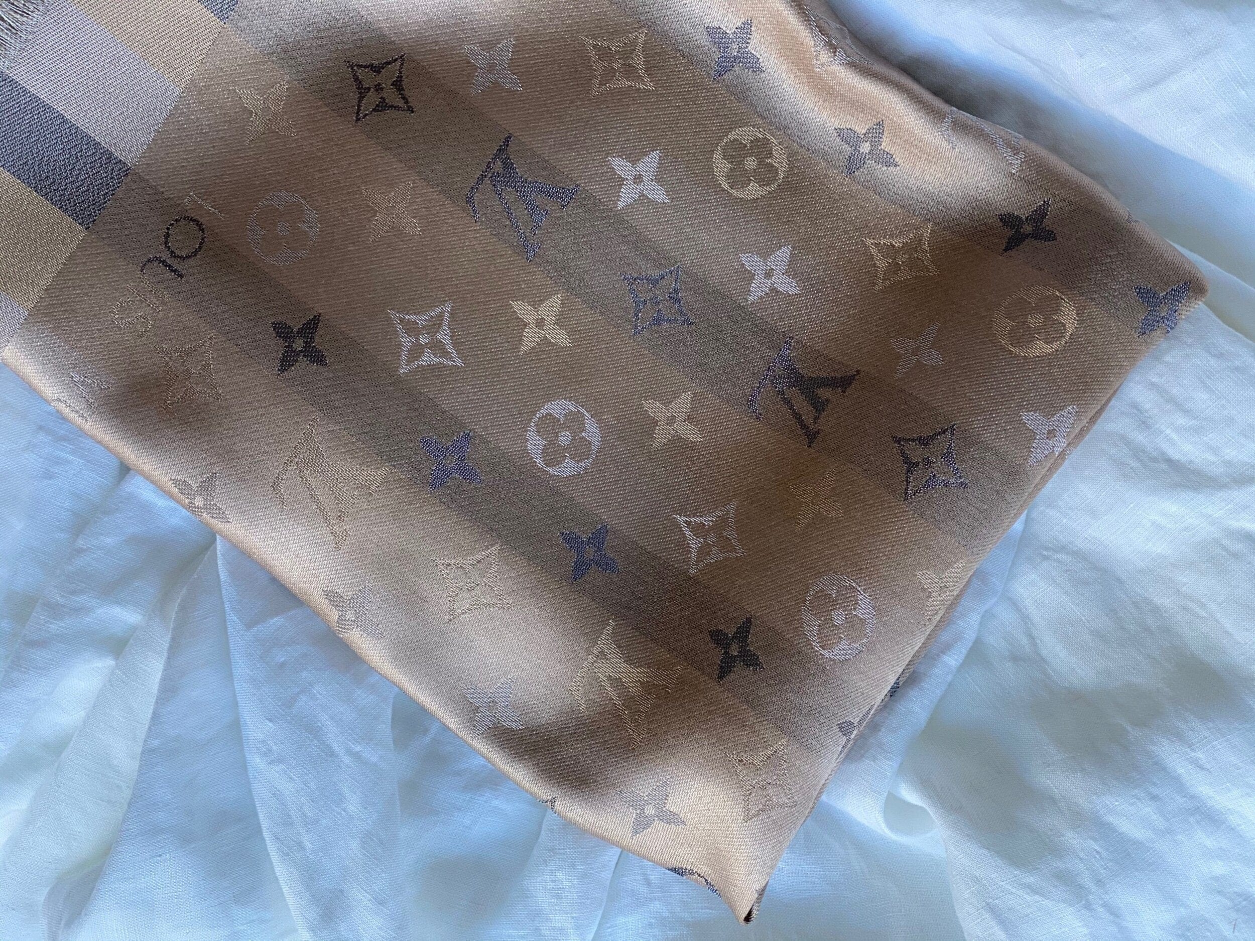Louis Vuitton Shawl SO SHINE MONOGRAM SHAWL BEIGE (M76337) - Redeluxe