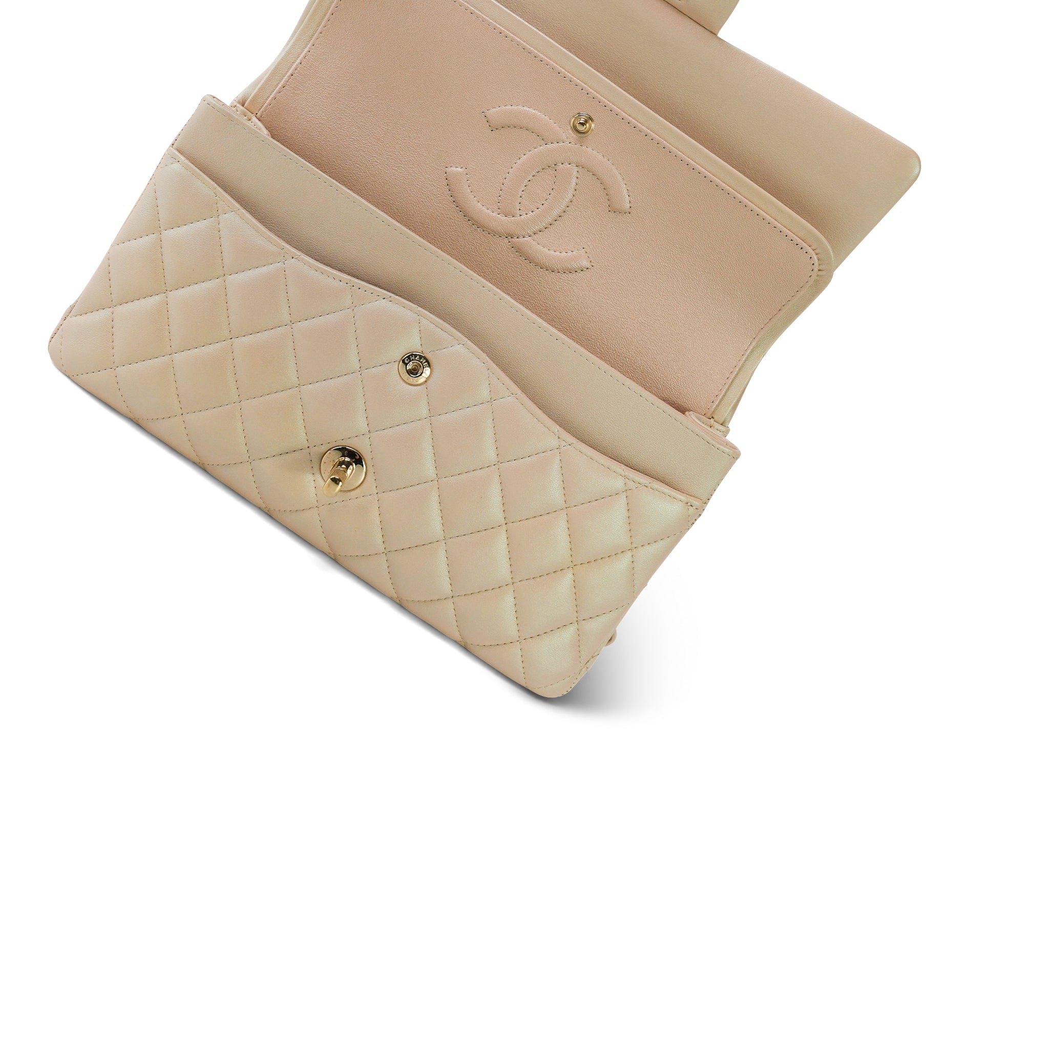 21S Pearly Beige Lambskin Quilted Classic Flap Medium Light Gold