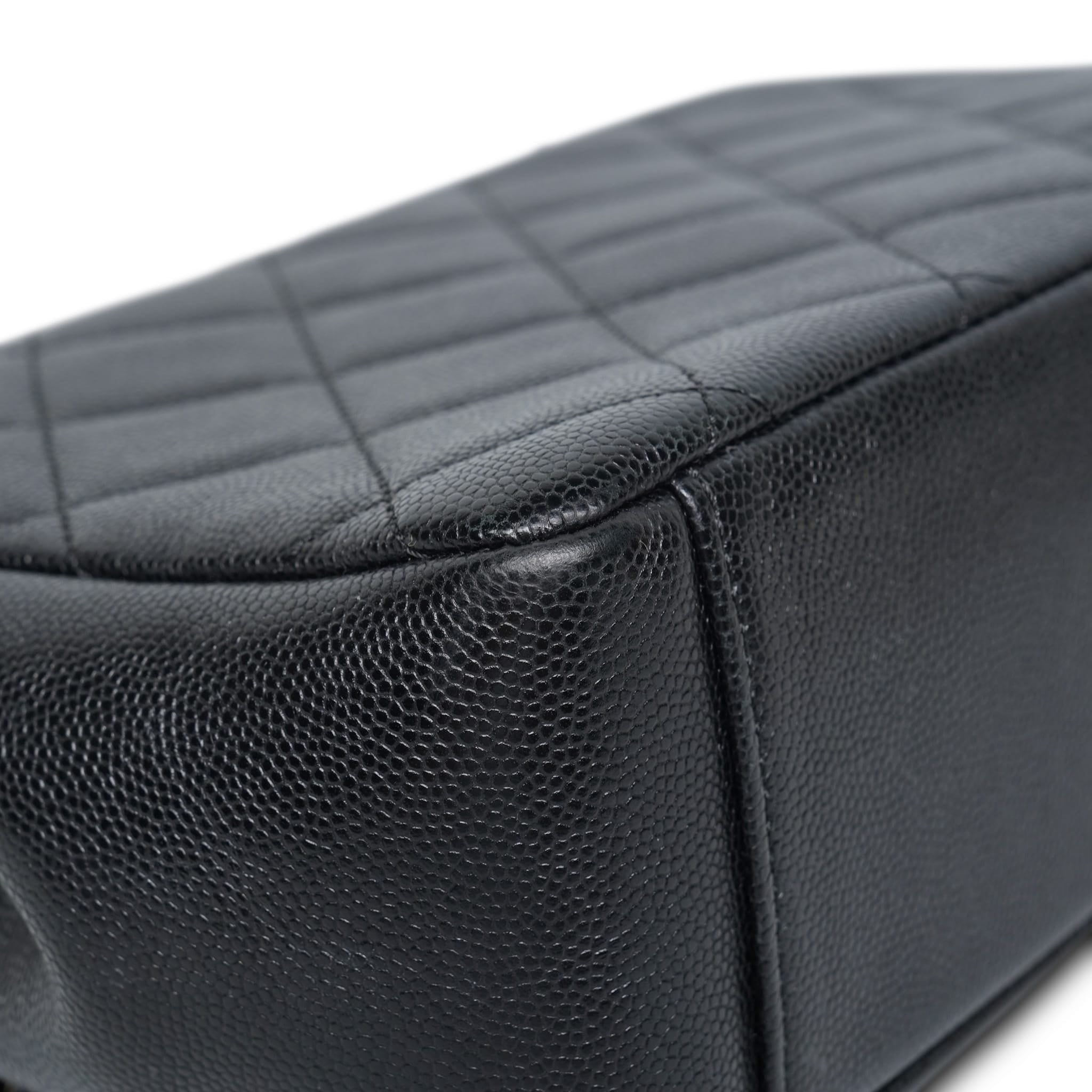 Product image 15 of 19: Black Caviar Quilted Business Affinity Flap Medium Light Gold Hardware