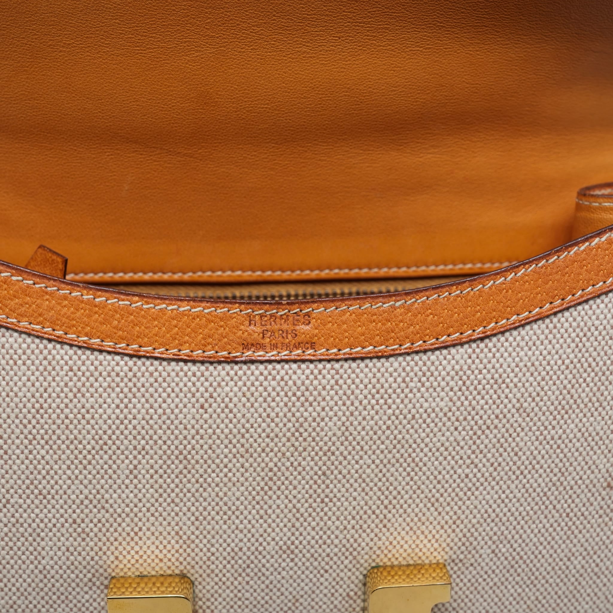 Product image 3 of 33: Constance 23 Gold Peau Porc/Toile Gold Plated M Circle Stamp