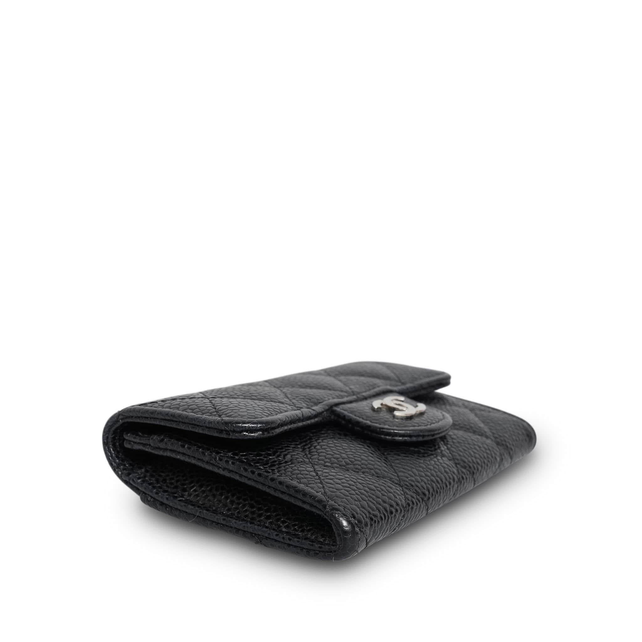 Product image 6 of 12: Black Caviar Quilted Classic Flap Card Holder Silver Hardware