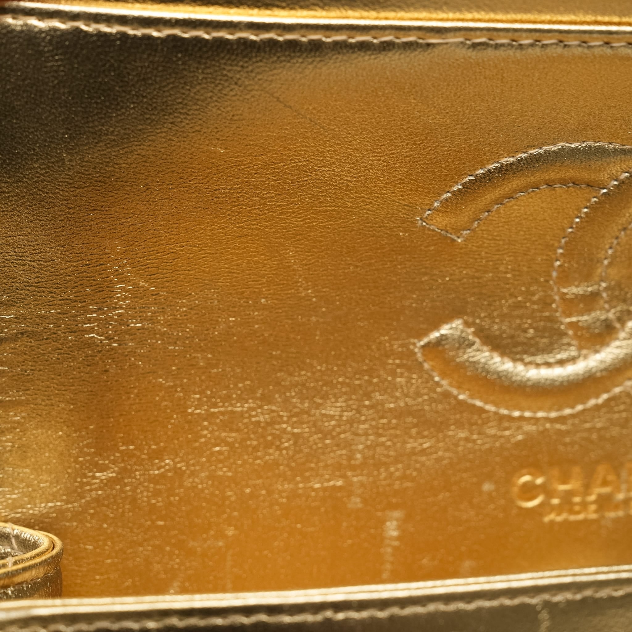 Product image 24 of 32: Gold Metallic Lambskin Quilted Classic Flap Small Aged Gold Hardware