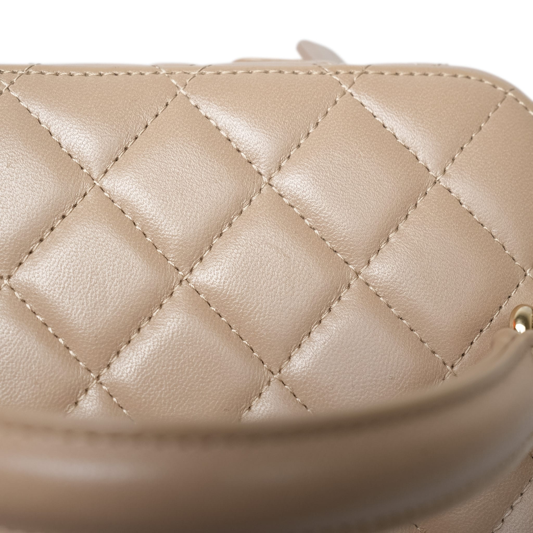 Product image 24 of 28: Beige Lambskin Quilted Top Handle Vanity Case LGHW