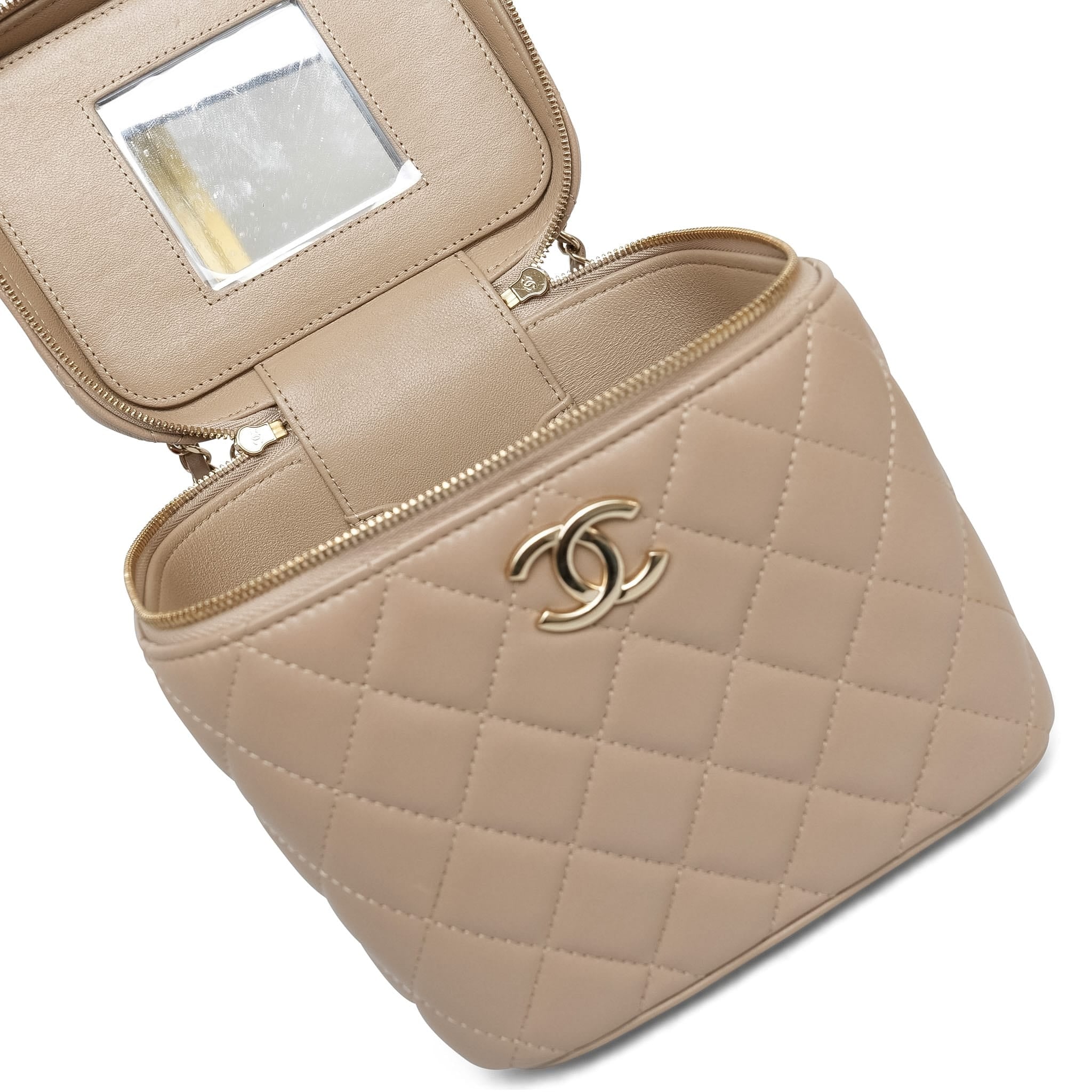 Product image 15 of 28: Beige Lambskin Quilted Top Handle Vanity Case LGHW