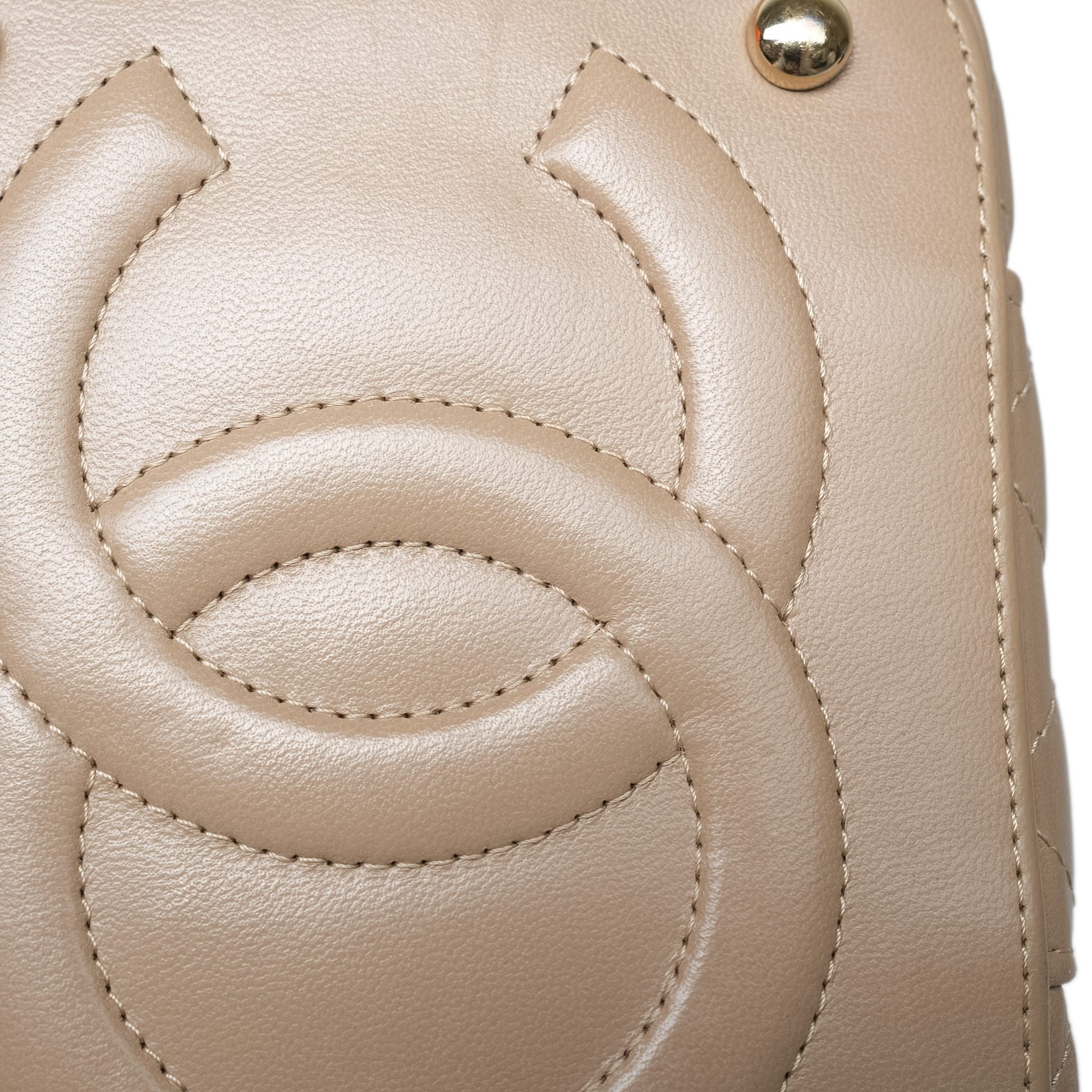 Product image 28 of 28: Beige Lambskin Quilted Top Handle Vanity Case LGHW