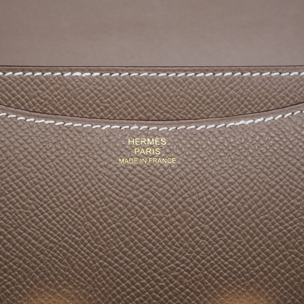 Constance 18 Etoupe Epsom Gold Plated B Stamp