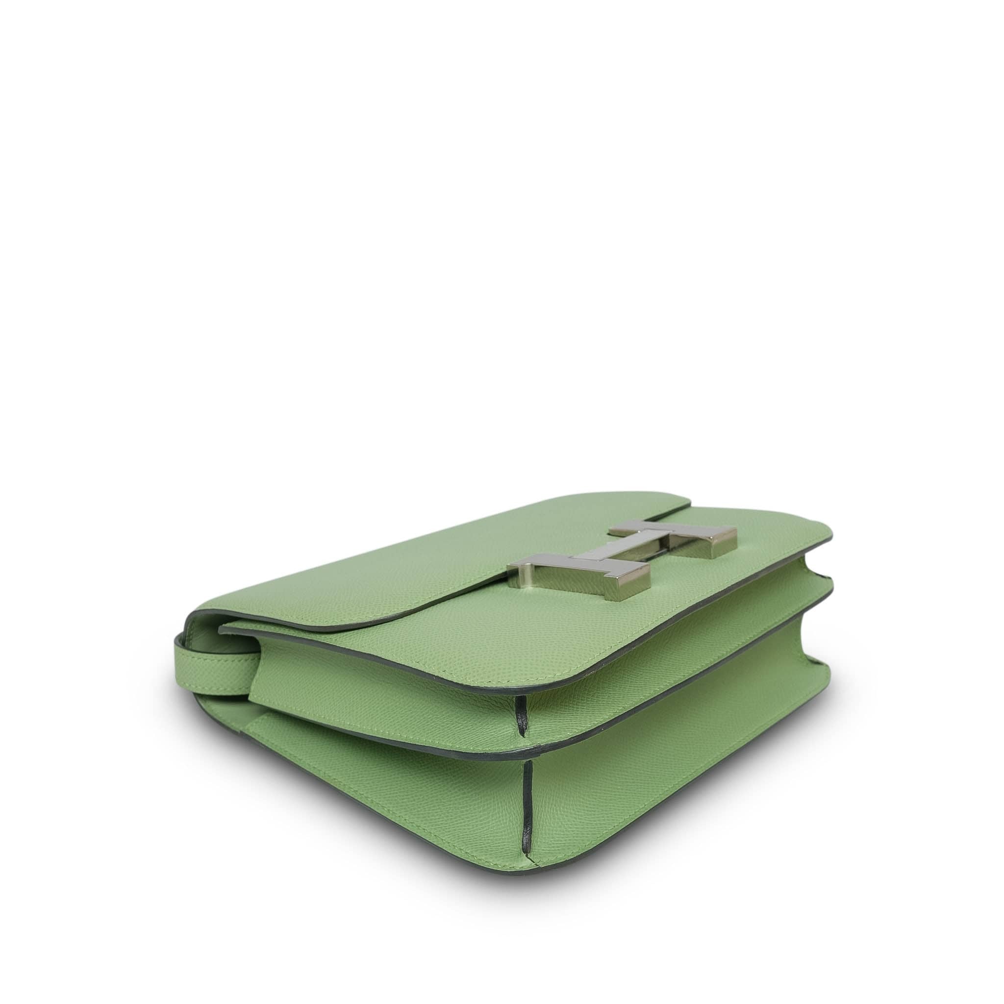 Product image 9 of 15: Constance 24 Vert Criquet Epsom Palladium Plated Y Stamp