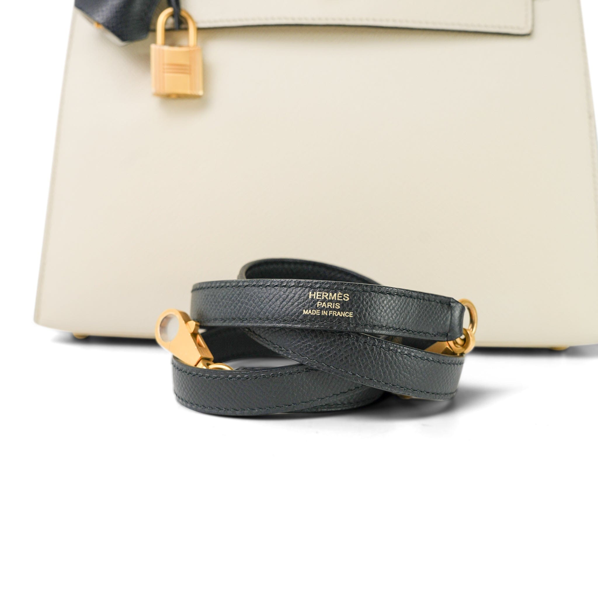 Kelly Sellier 25 Bi-Color Horseshoe (HSS) Craie/Noir Epsom Gold