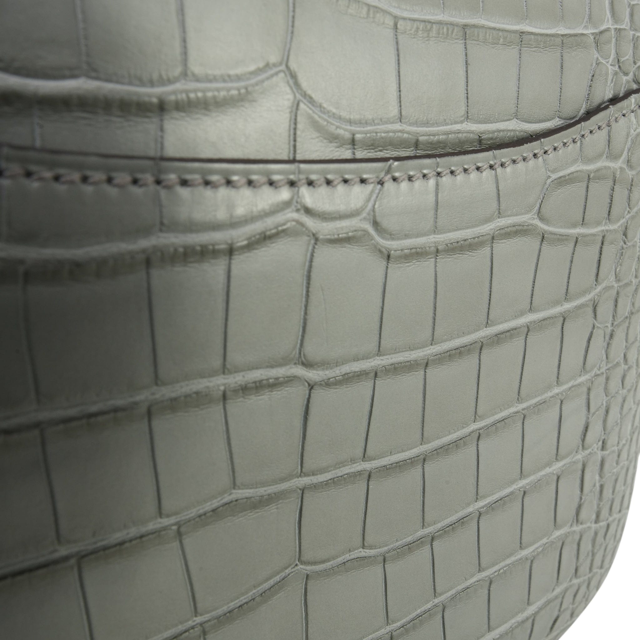 Constance 18 Gris Ciment Matt MIssissippi Alligator Gold Plated K