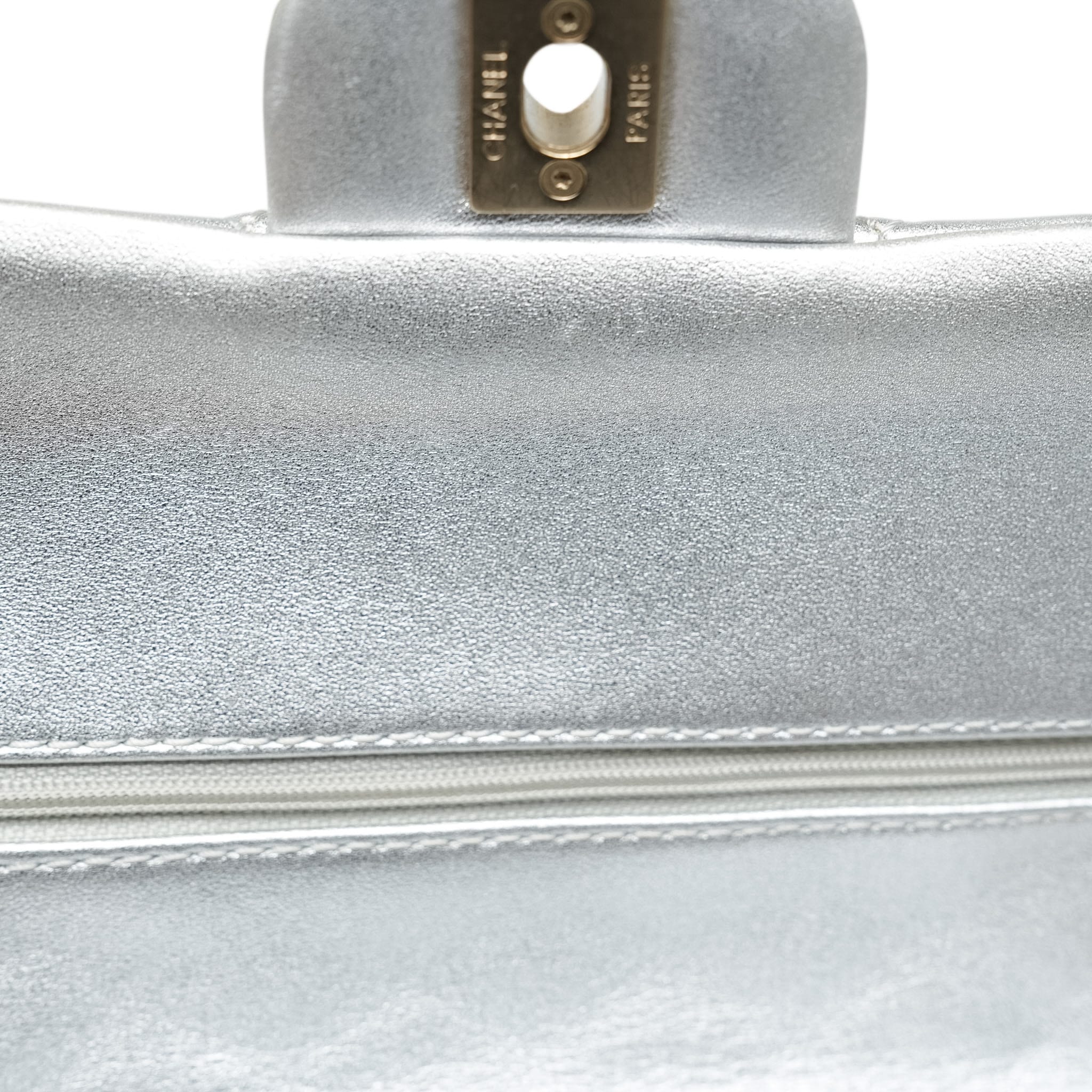 Product image 27 of 28: Silver Metallic Calfskin Quilted Classic Flap Medium Aged Gold Hardware