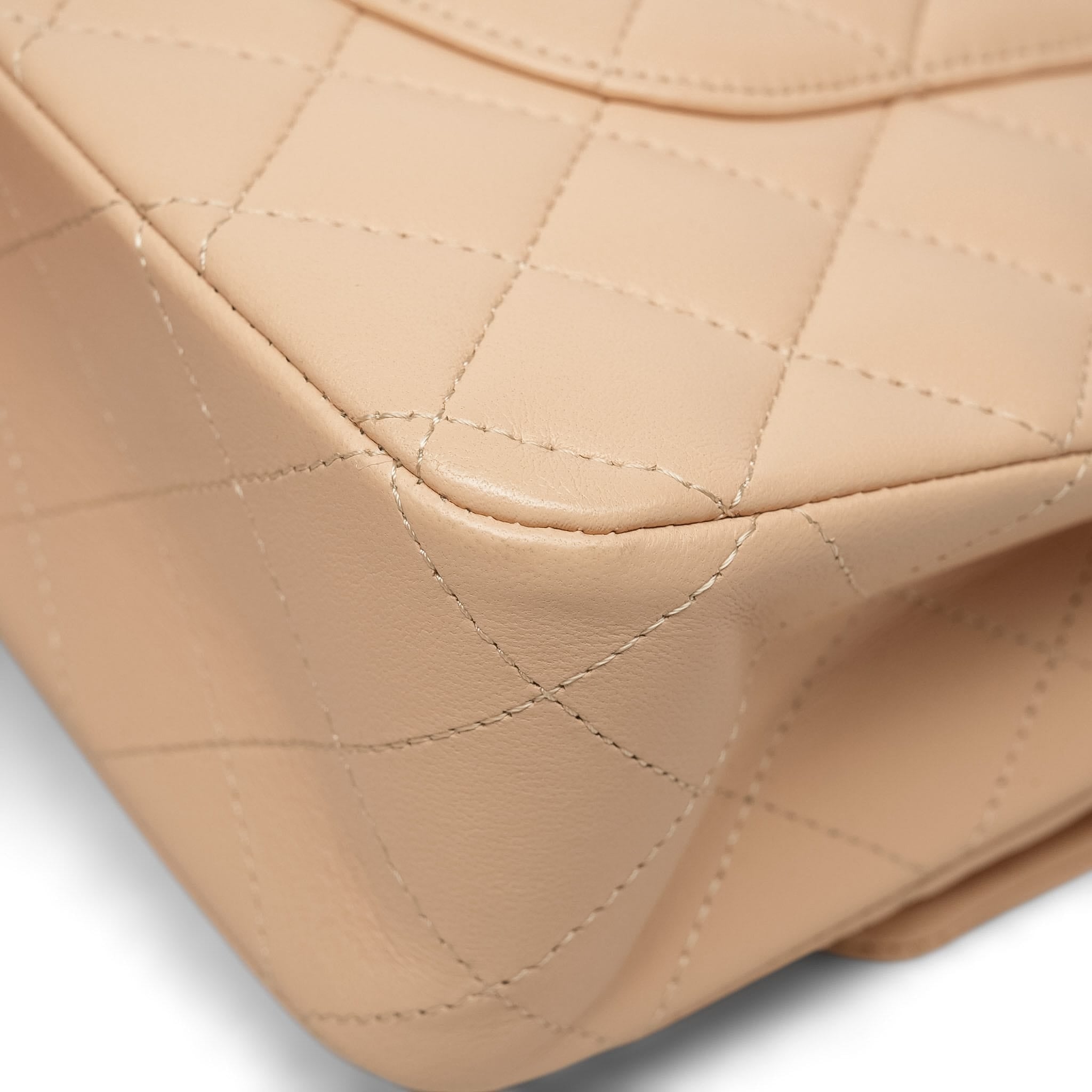 Beige Clair Lambskin Quilted Classic Flap Medium Gold HW