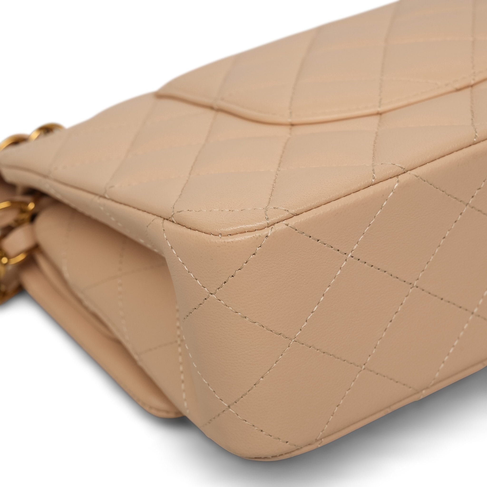 Beige Clair Lambskin Quilted Classic Flap Medium Gold HW