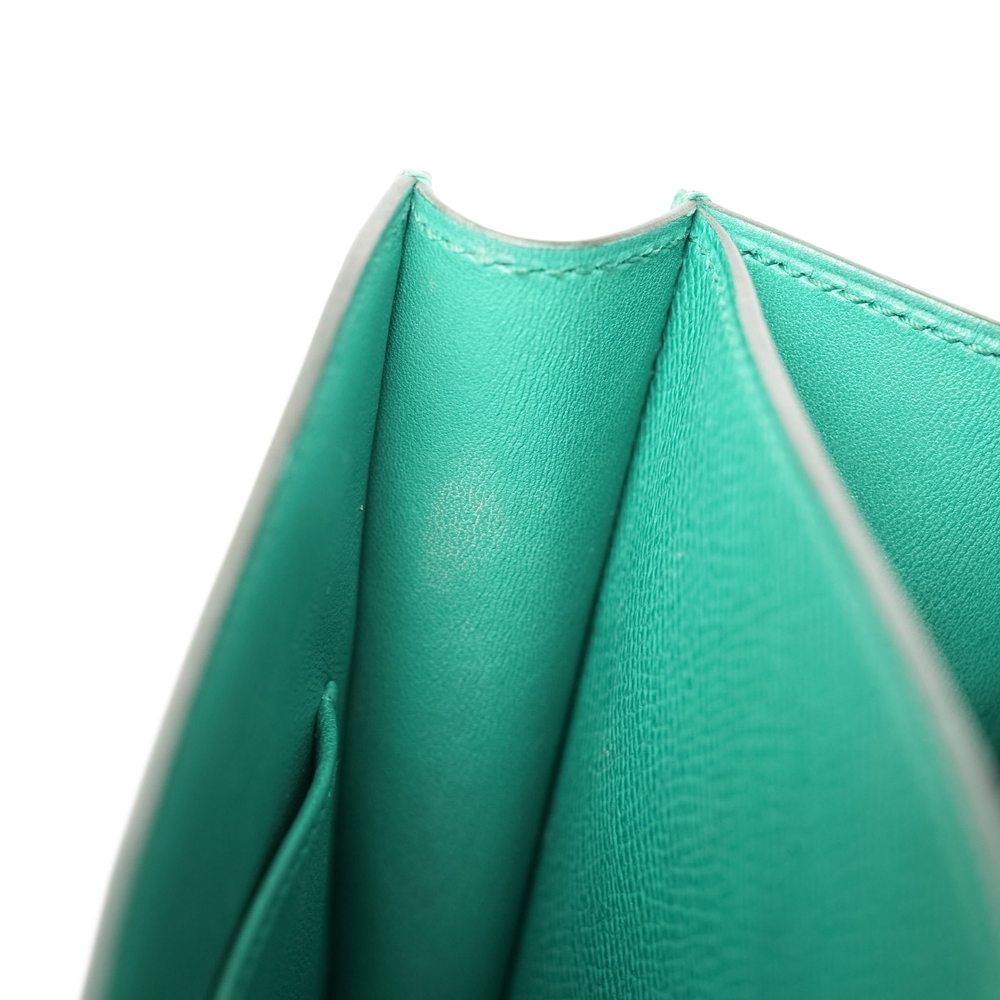 Product image 24 of 29: Constance 18 Vert Jade Epsom Gold Plated B Stamp