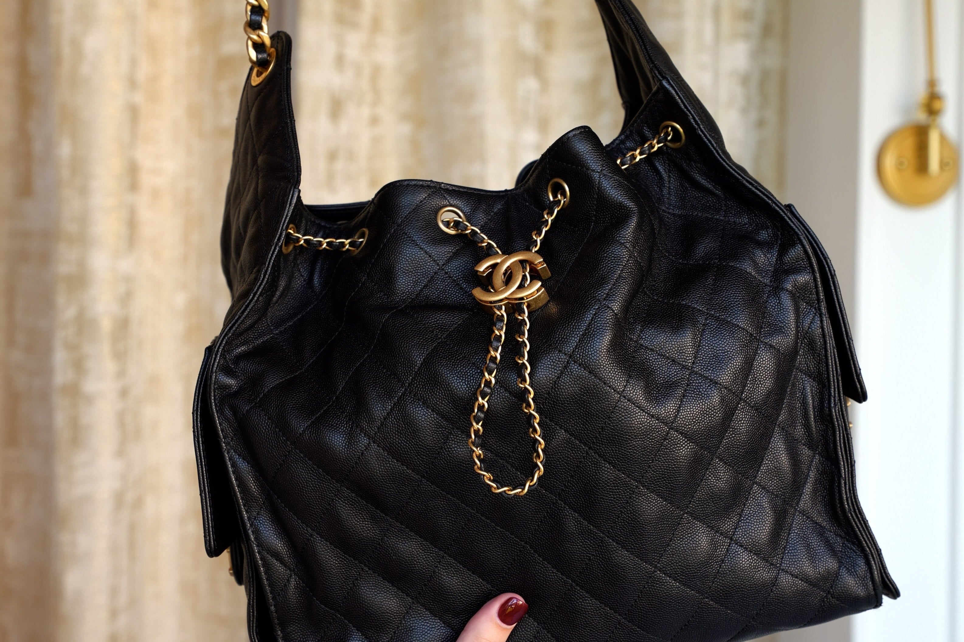 Product image 10 of 26: Black Caviar Quilted 25 Hobo Bag Medium Aged Gold Hardware