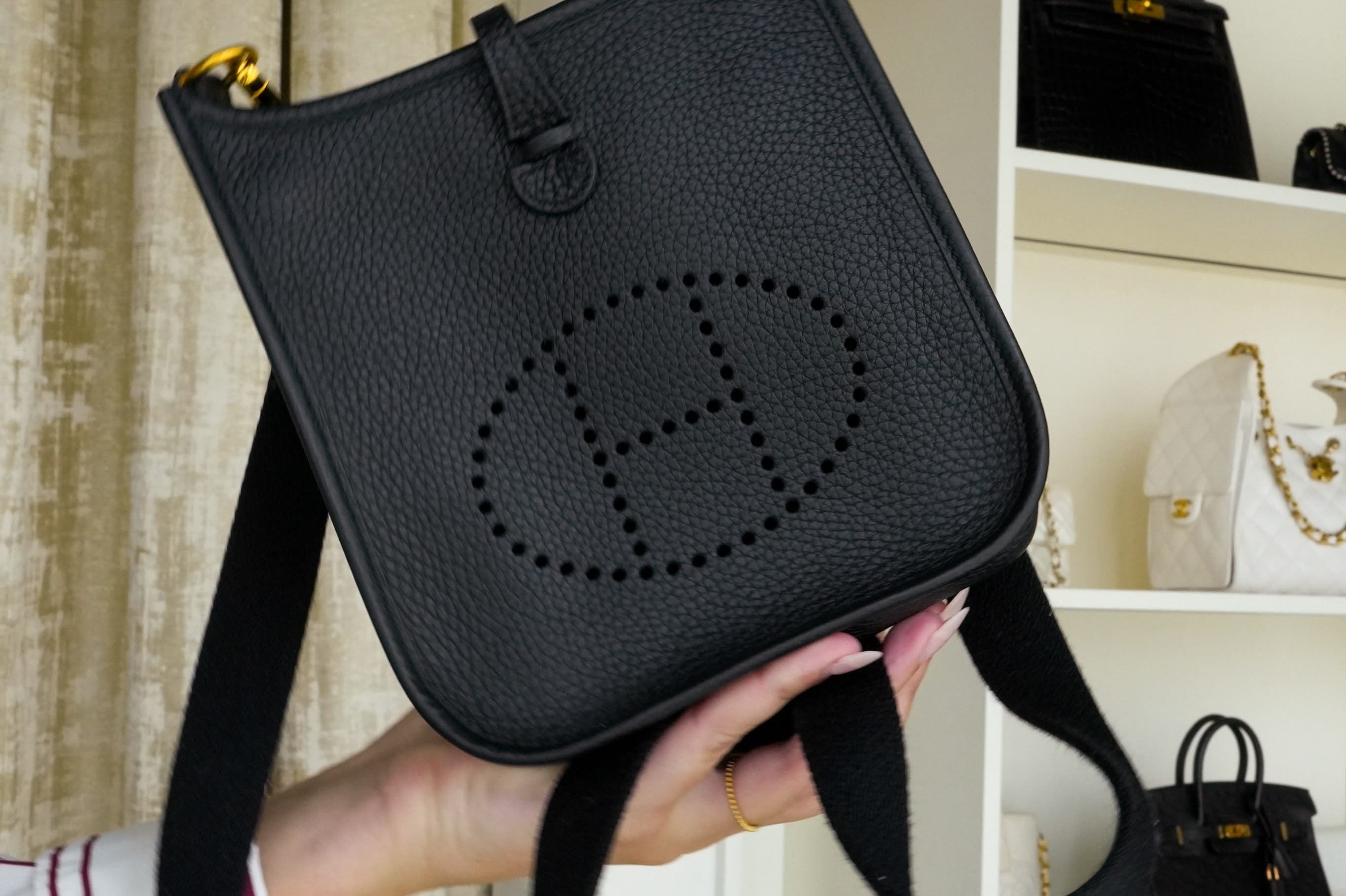 Product image 10 of 15: Evelyne 16 TPM Black Clemence Gold Plated B Stamp