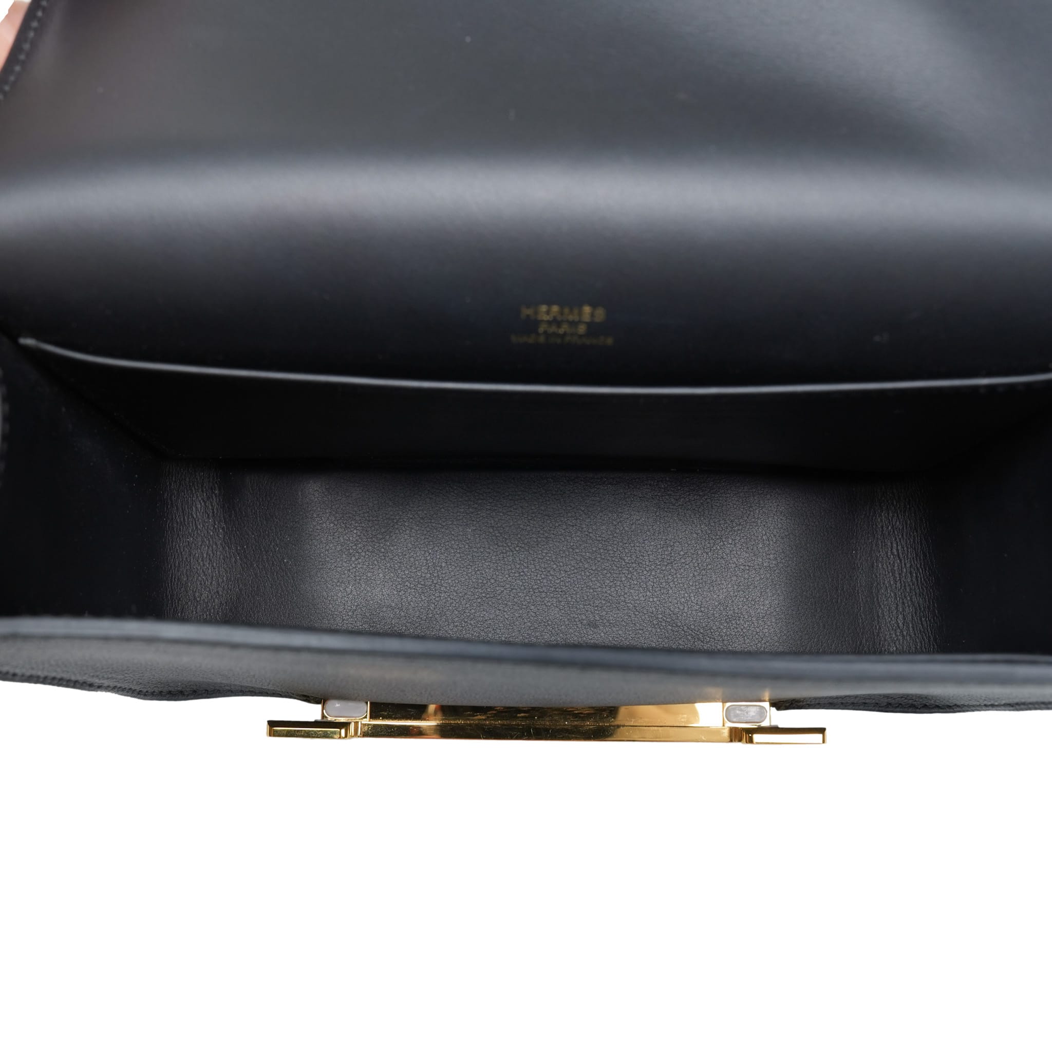 Product image 16 of 17: Geta Black Chèvre Mysore Gold Plated B Stamp