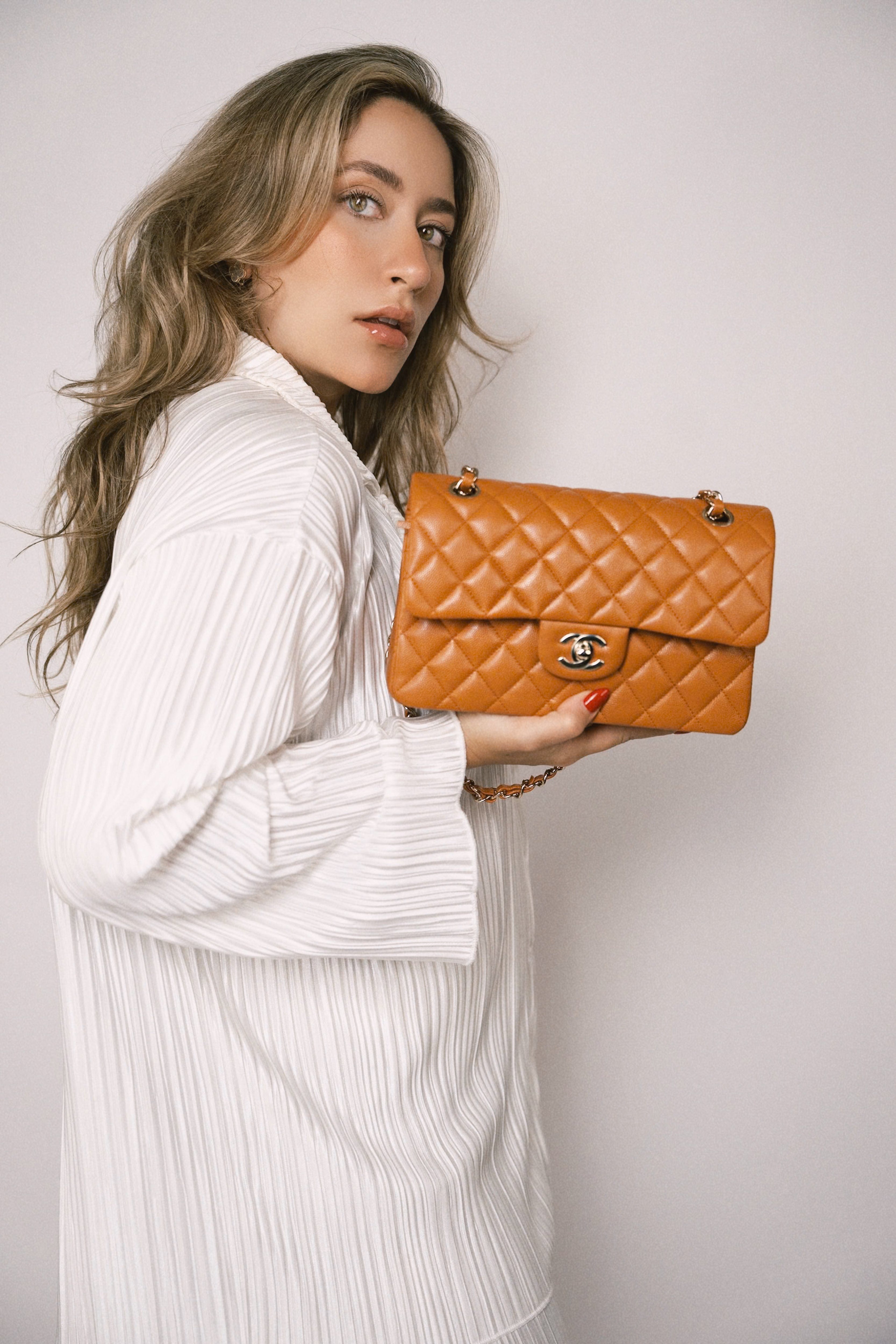 919901CA-CA11-4B3A-8BB1-