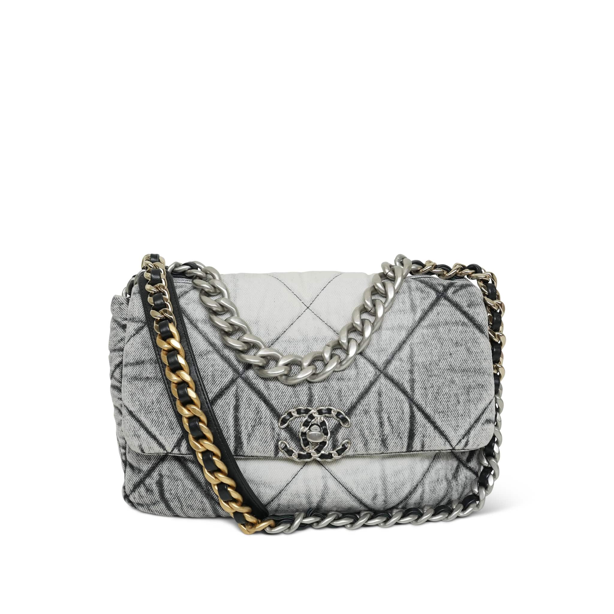Shop Pre-owned Chanel Bags | Authenticity Guaranteed | Redeluxe