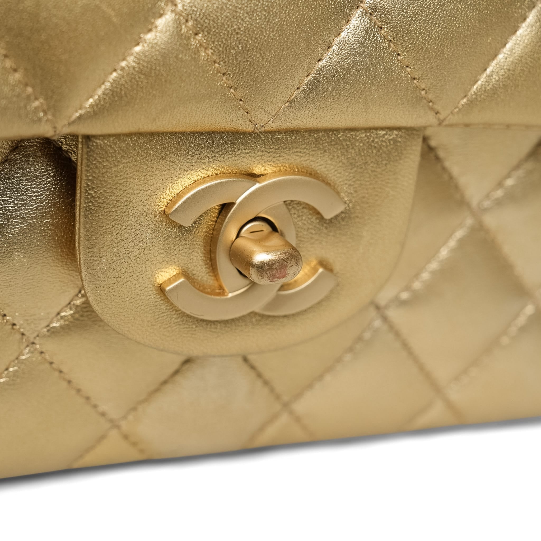 Product image 31 of 32: Gold Metallic Lambskin Quilted Classic Flap Small Aged Gold Hardware